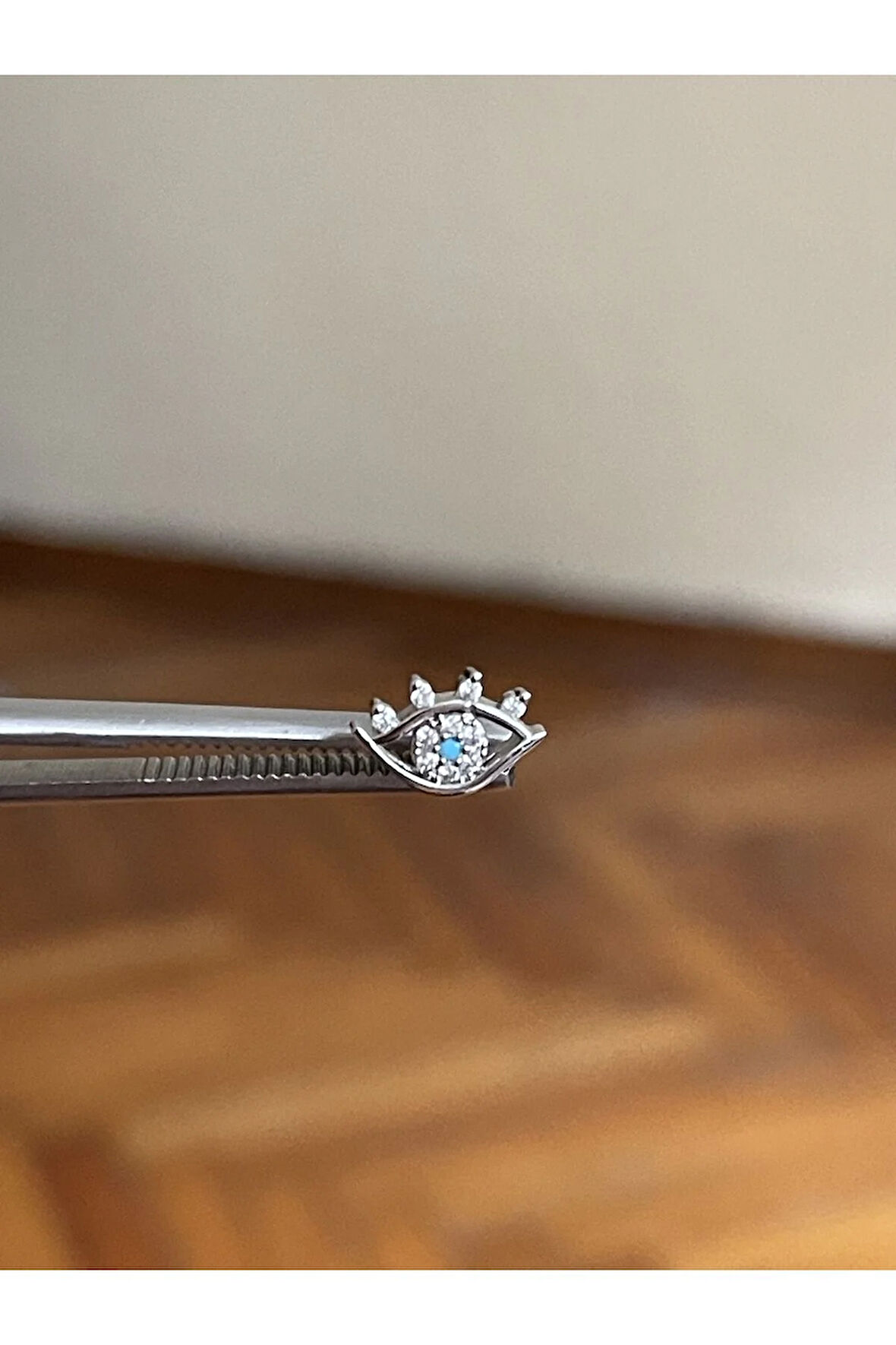 316 L Cerrahi Çelik Dudak Kıkırdak Helix Tragus Piercingi Göz Detaylı Piercing