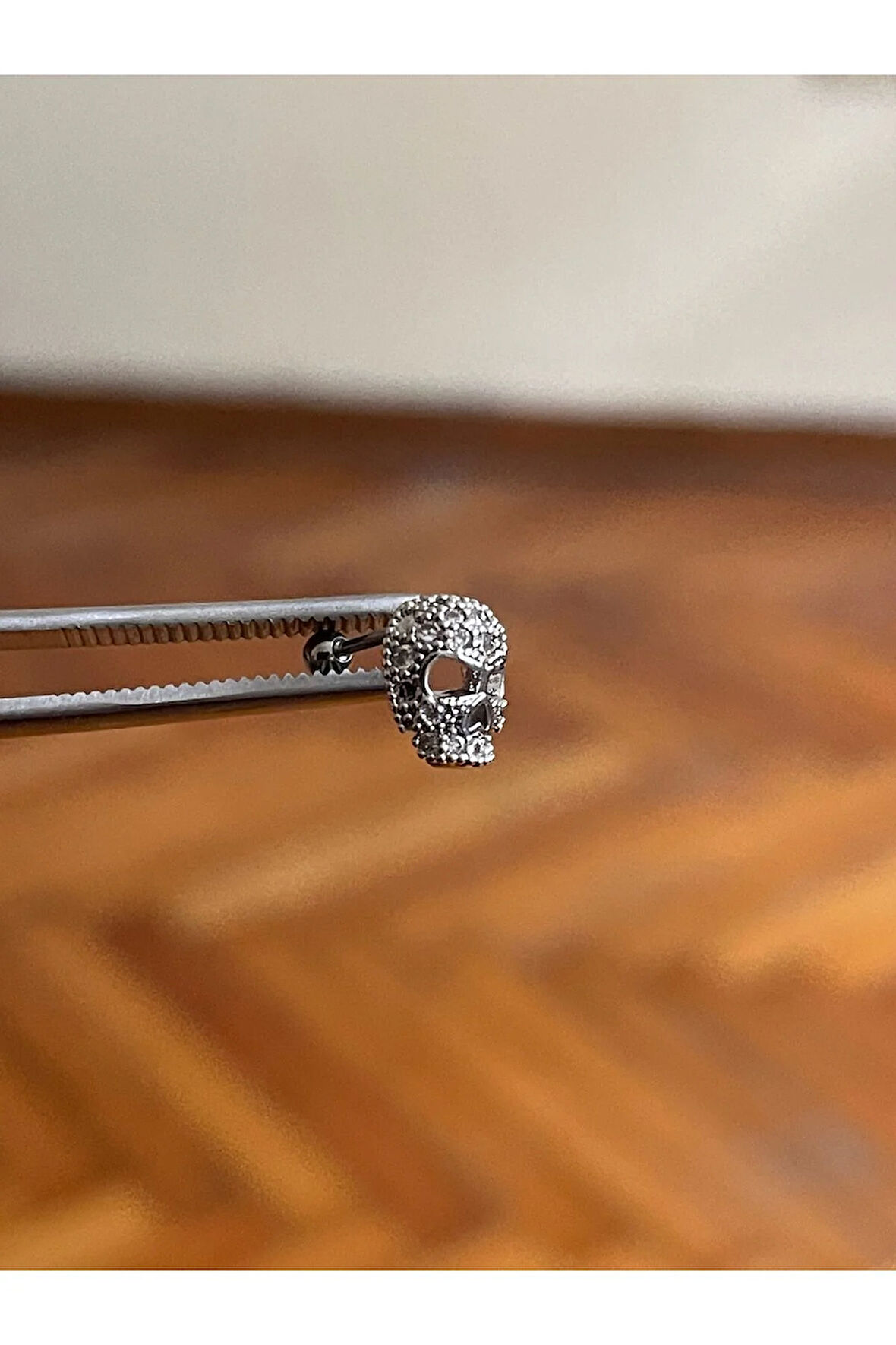 316 L Cerrahi Çelik Dudak Piercing Kıkırdak Helix Tragus Conch Zirkon Taşlı Kuru Kafa Piercing