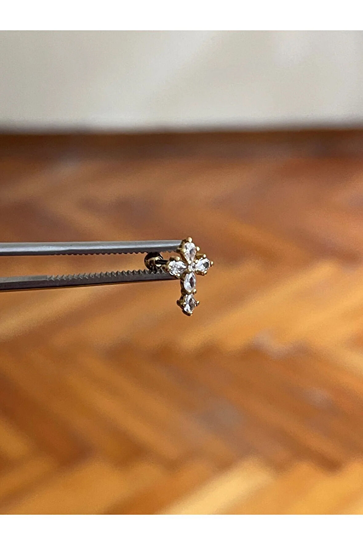 316 L Cerrahi Çelik Dudak Piercing Kıkırdak Helix Tragus Conch Piercingi Zirkon Taşlı Haç Piercing