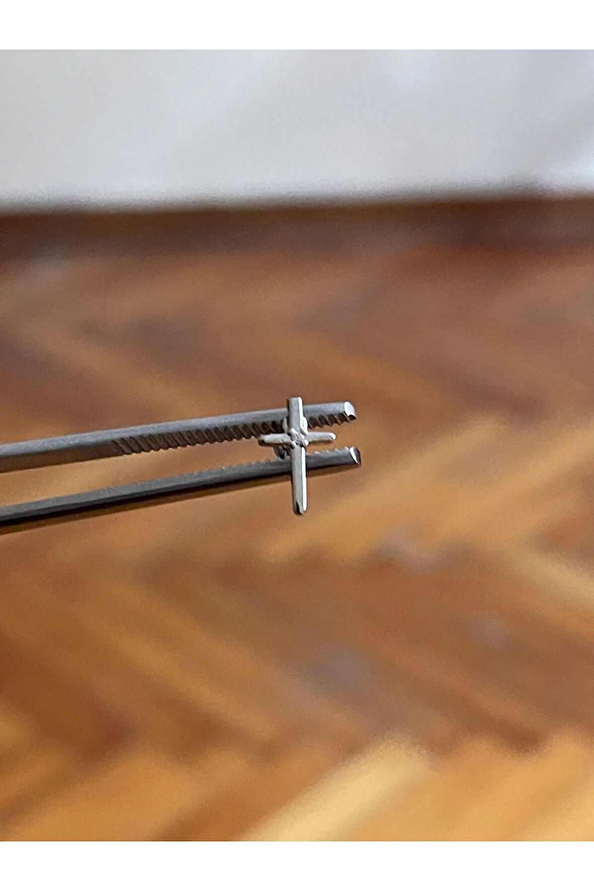 316 L Cerrahi Çelik Dudak Piercing Kıkırdak Helix Tragus Conch Piercingi Zirkon Taşlı Haç Piercing