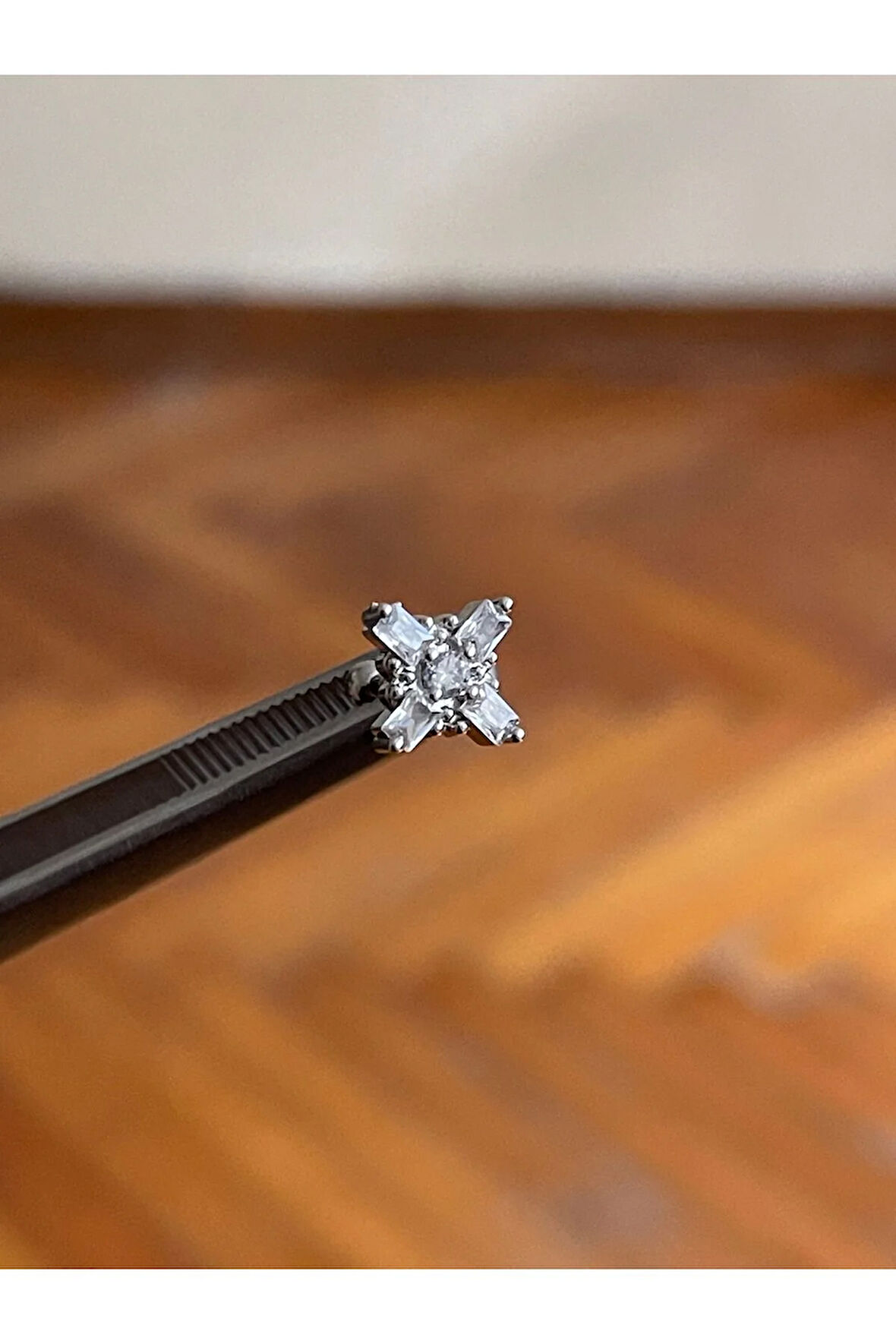 316 L Cerrahi Çelik Dudak Piercing Kıkırdak Helix Tragus Conch Zirkon Taşlı Figürlü Piercing