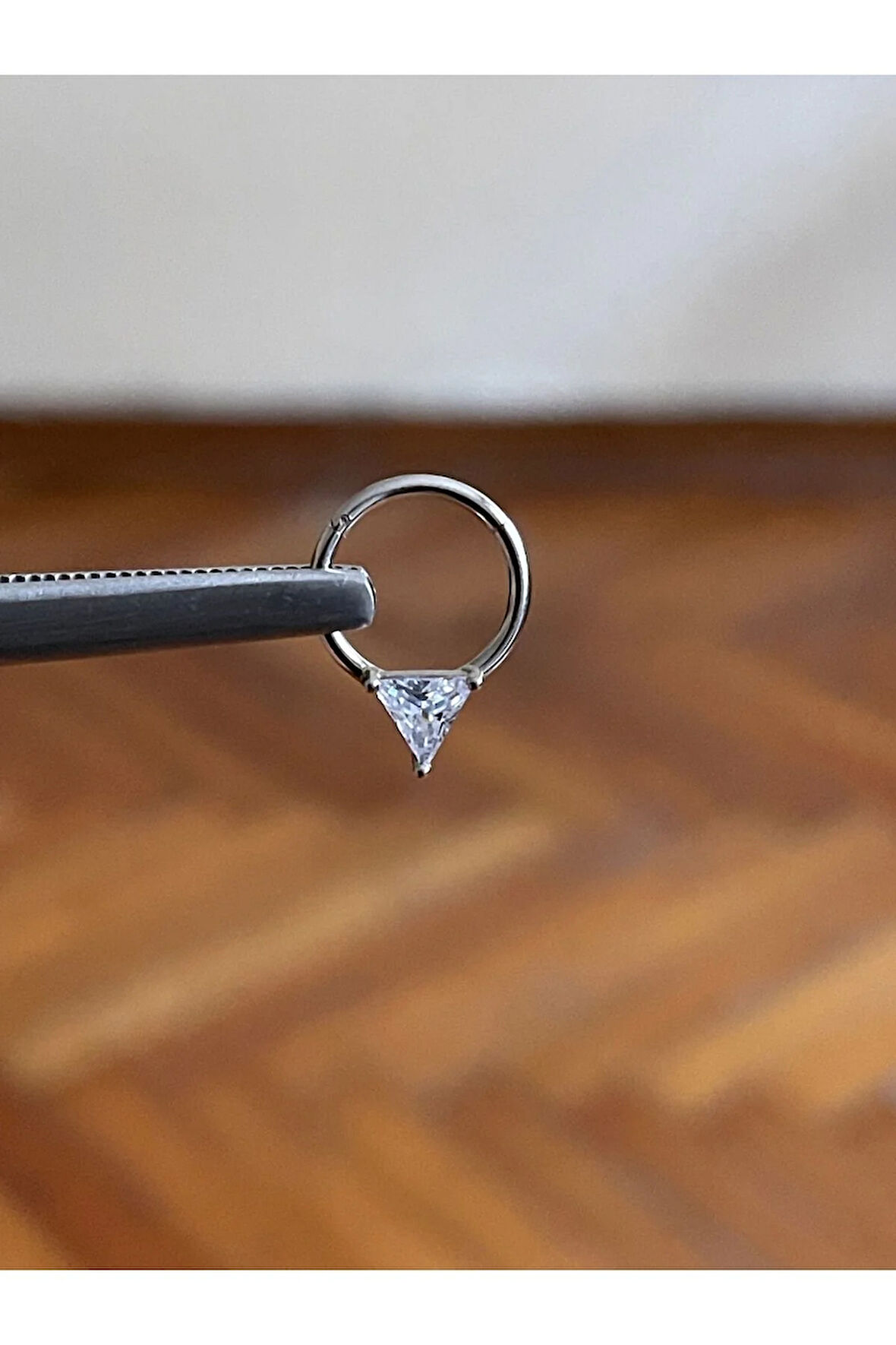 316 L Cerrahi Çelik Menteşeli Üçgen Pırlanta Model Kıkırdak Helix Tragus Conch Özel Tasarım Piercing