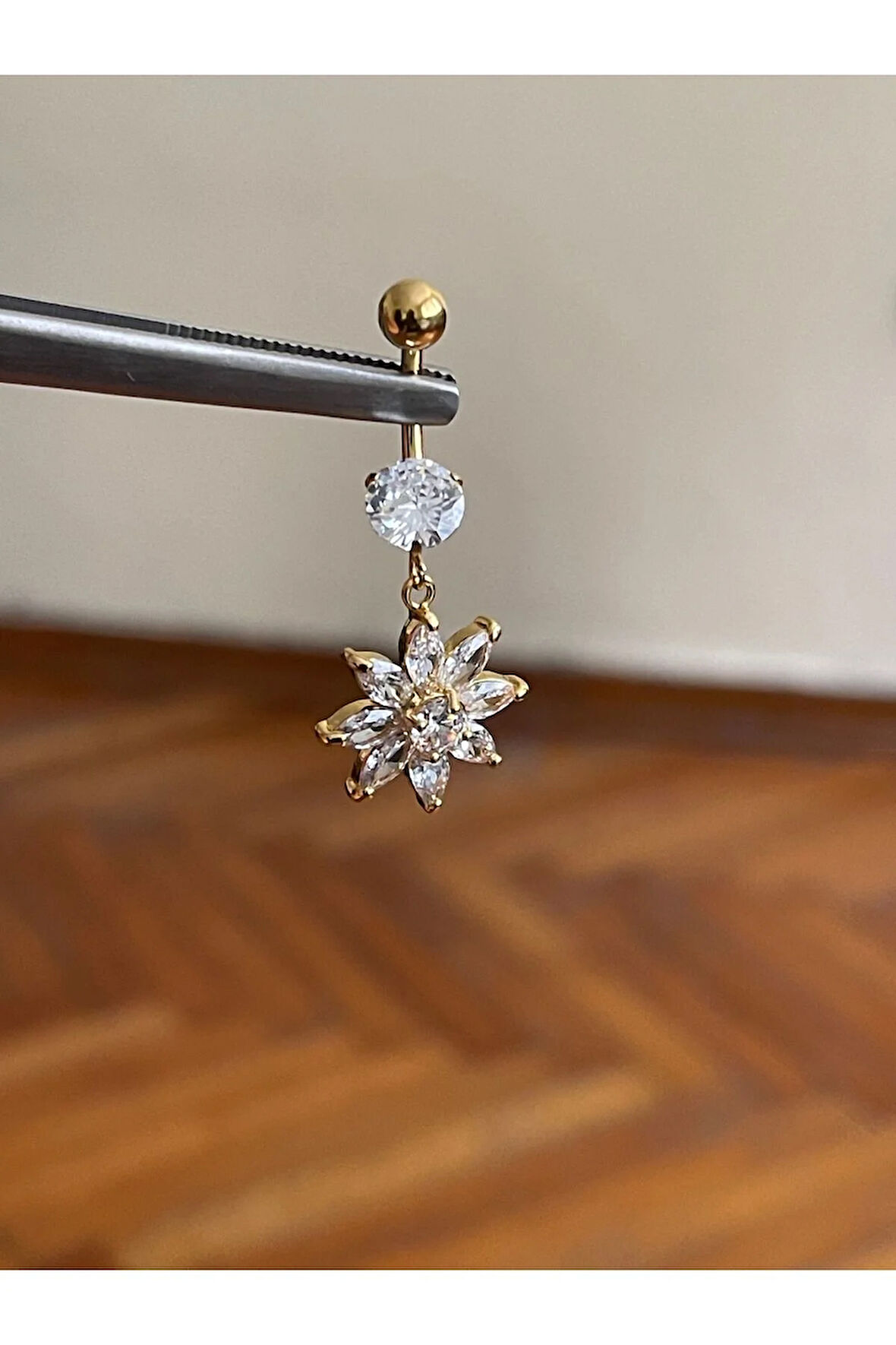 316 L Cerrahi Çelik Çiçek Detaylı Göbek Piercingi Baget Taşlı Çiçek