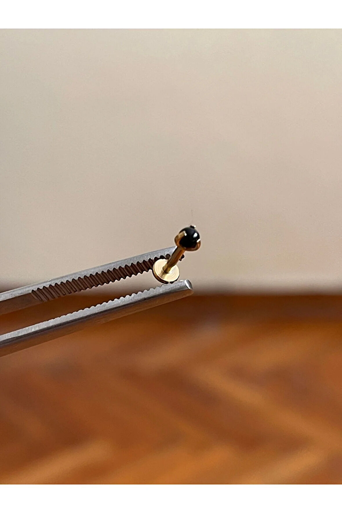 316 L Cerrahi Çelik Dudak Kıkırdak Helix Tragus Piercingi Onix Taşlı Piercing Doğal Taşlı Piercing