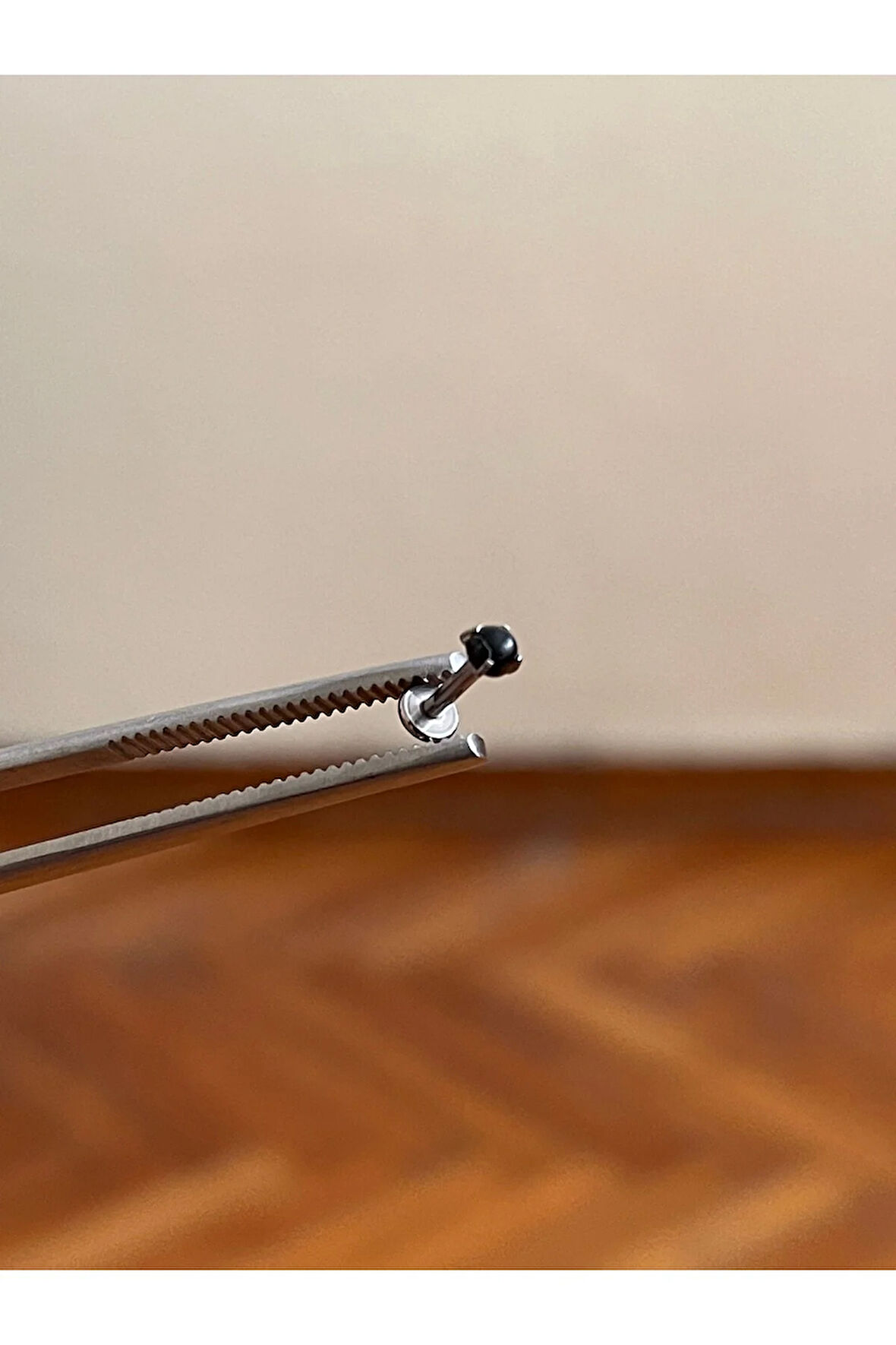 316 L Cerrahi Çelik Dudak Kıkırdak Helix Tragus Piercingi Onix Taşlı Piercing Doğal Taşlı Piercing