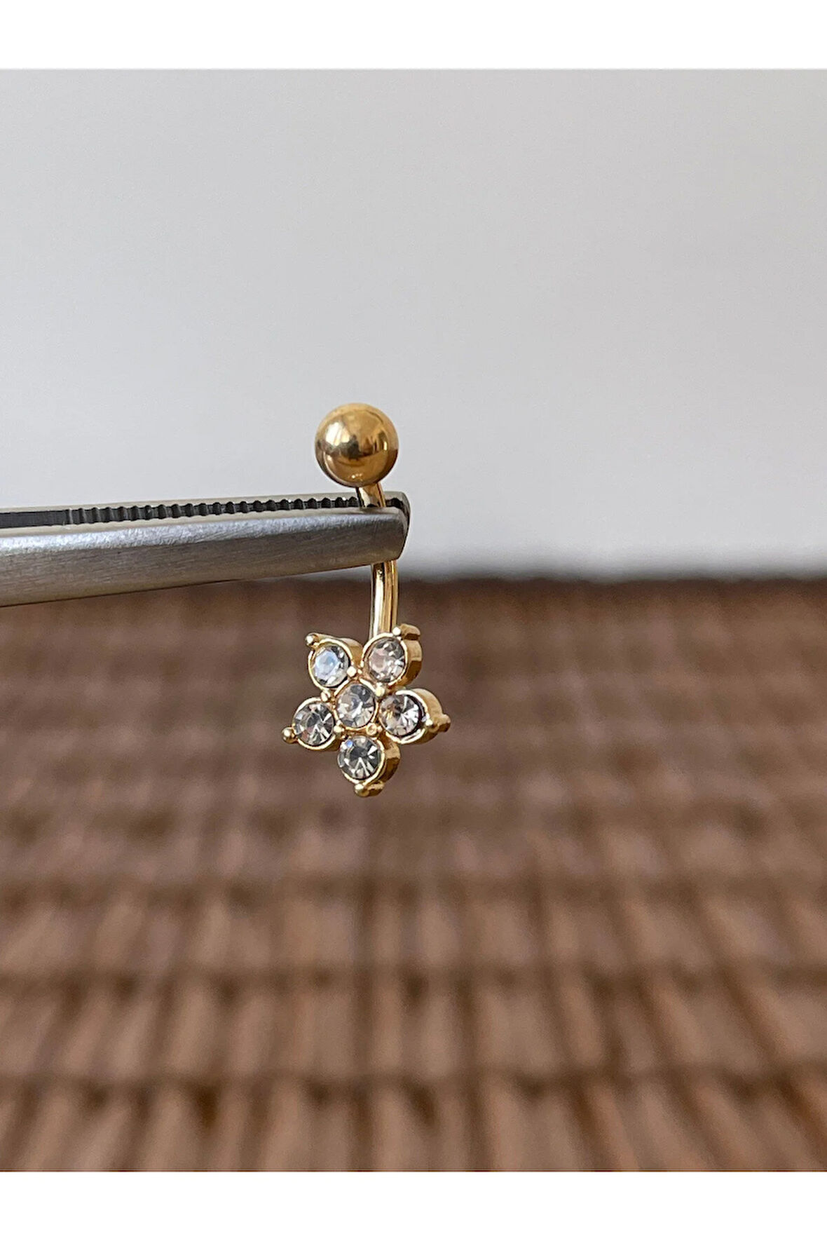 316 L Cerrahi Çelik Anti Alerjik 10 mm 6 Taşlı Elmas Model Çiçek Göbek Piercingi