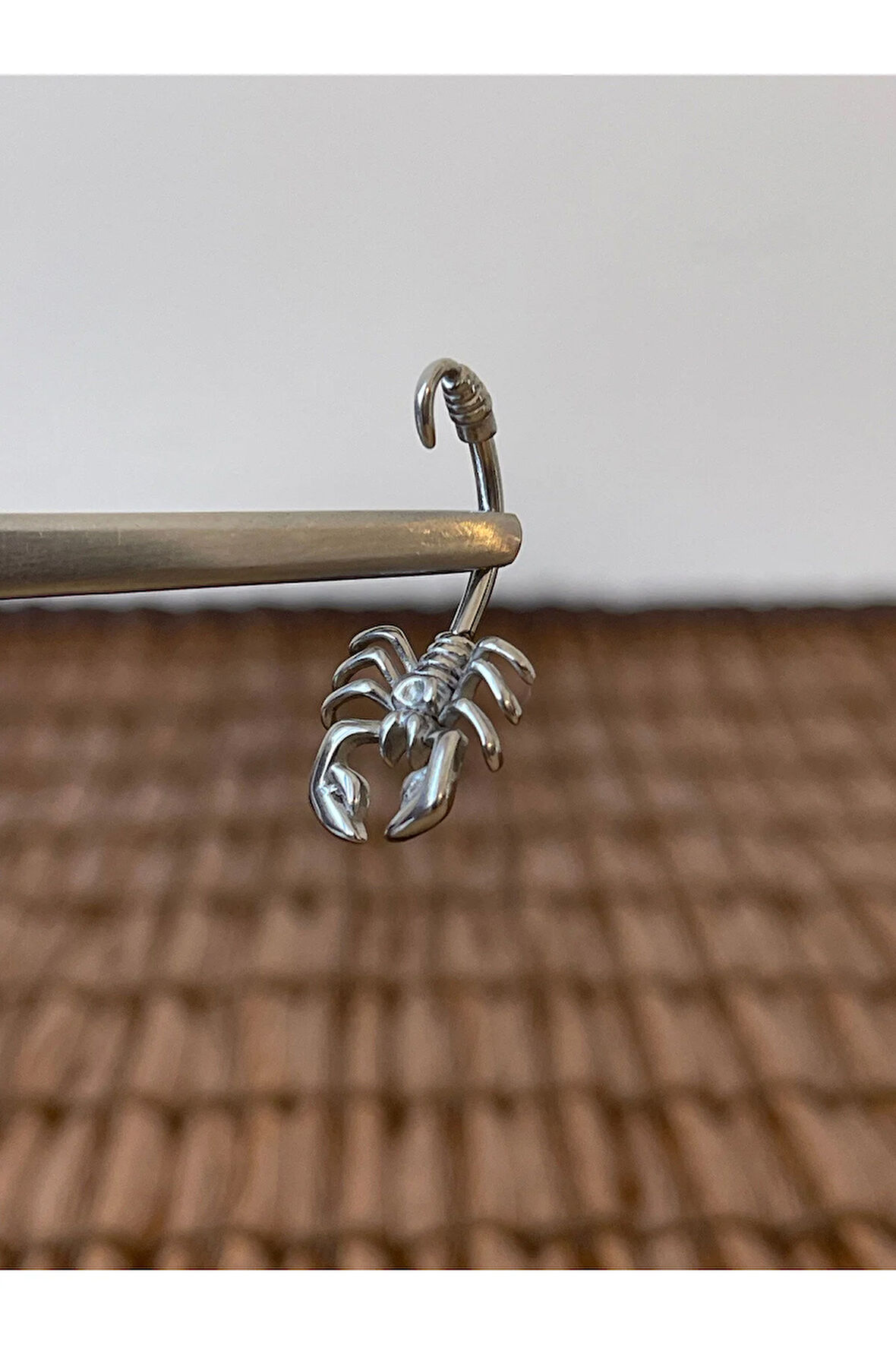 316 L Cerrahi Çelik Anti Alerjik 10 mm Akrep Model Göbek Piercingi Akrep Piercing