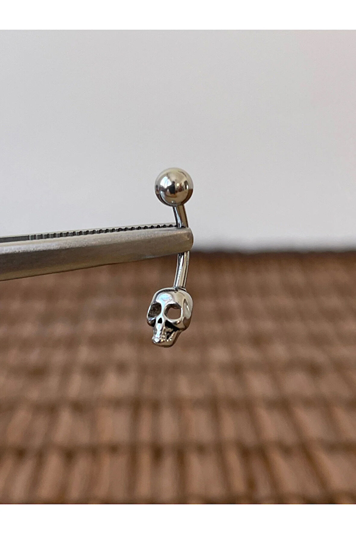 316 L Cerrahi Çelik Anti Alerjik 10 mm Kuru Kafa Model Göbek Piercingi Kuru Kafa Piercing