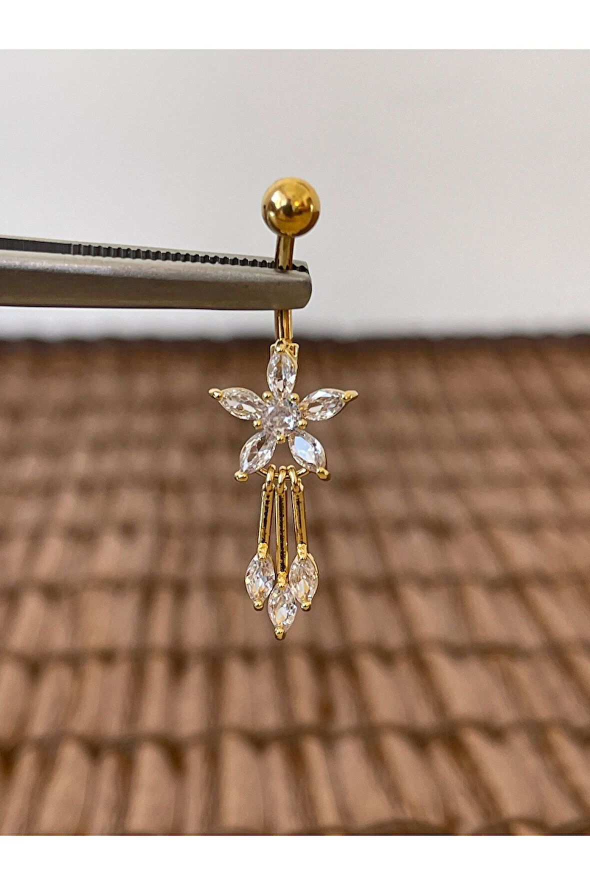 316 L Cerrahi Çelik Anti Alerjik 10 mm Zirkon Taşlı Sallantılı Çiçek Model Göbek Piercingi