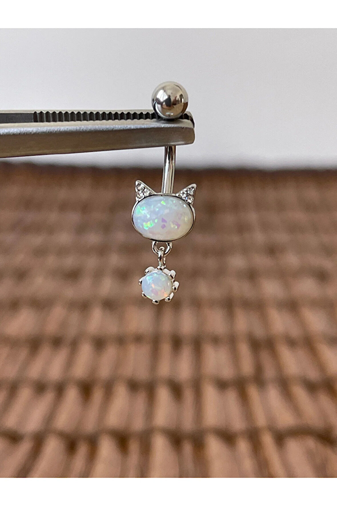 316 L Cerrahi Çelik Anti Alerjik 10 mm Opal Taşlı Sallantılı Kedi Model Göbek Piercingi Opal