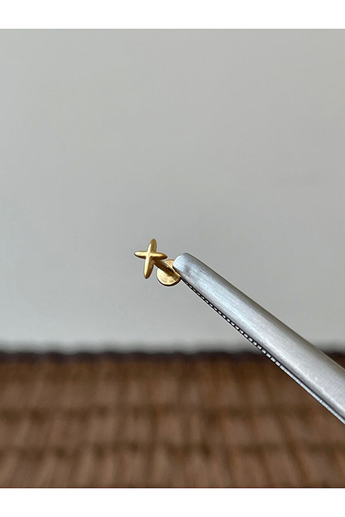 316 L Cerrahi Çelik Anti Alerjik Haç Model Sabret Dudak Ve Kıkırdak Piercingi