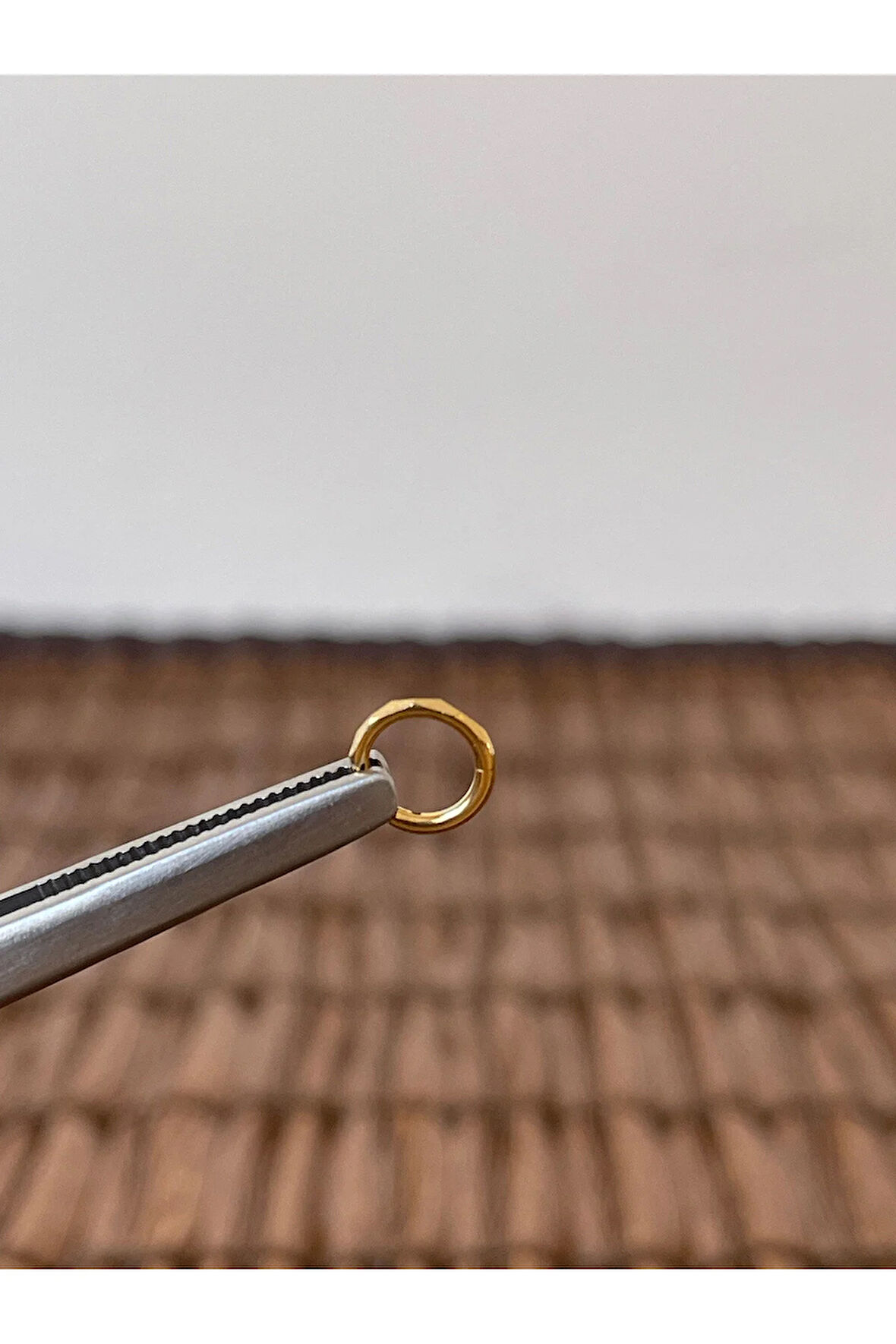 316 L Cerrahi Çelik Anti Alerjik Kesme Baklava 6 mm x 1.2mm Altın Kilitli Halka Piercing