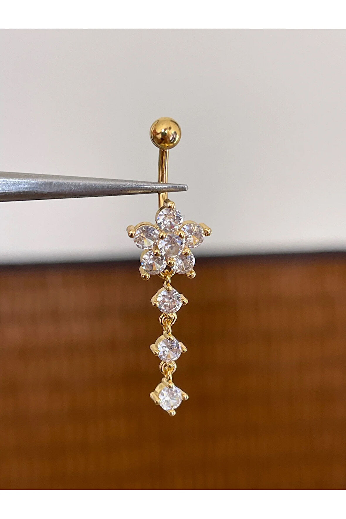 316 L Cerrahi Çelik Anti Alerjik 10 mm Kristal Taşlı Sallantılı Çiçek Model Göbek Piercingi Kristal