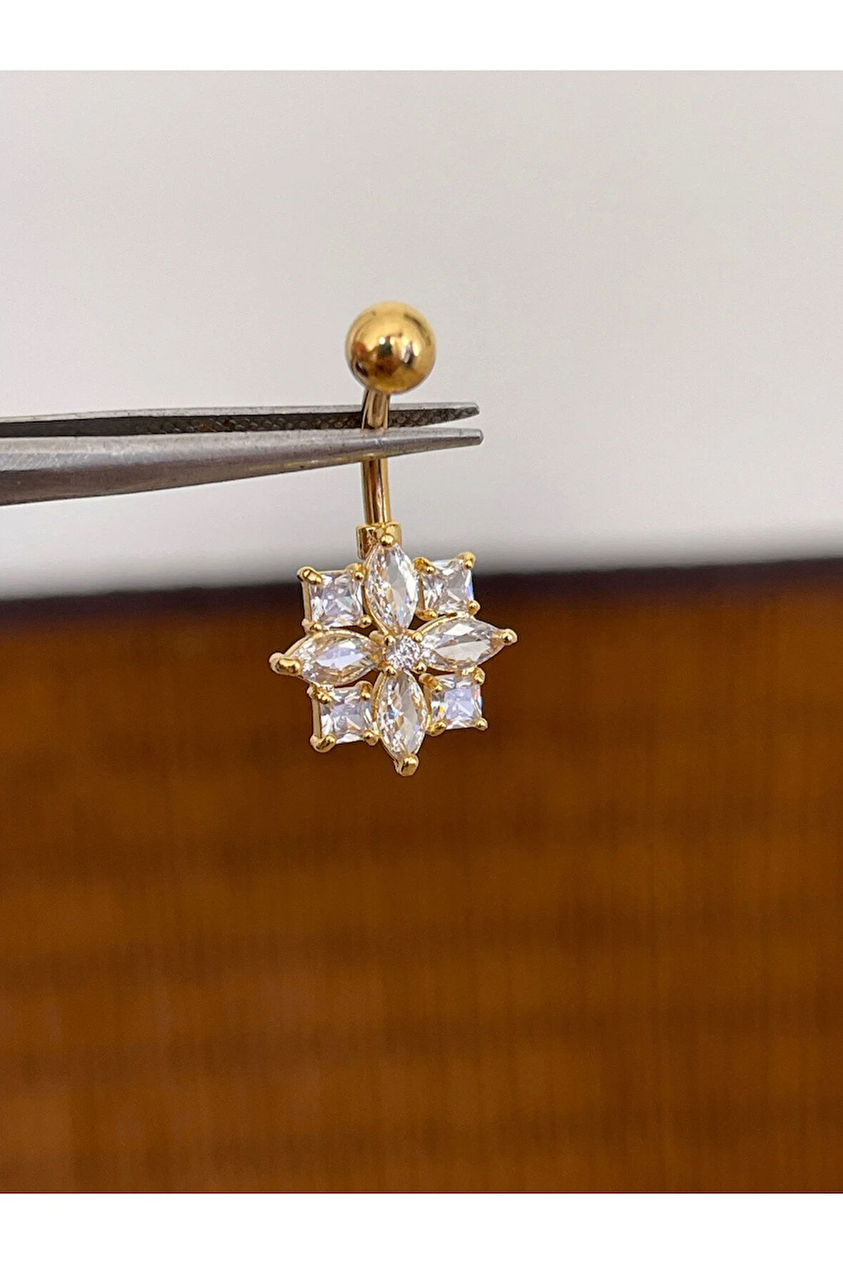 316 L Cerrahi Çelik Anti Alerjik 10 mm Baget Taşlı Çiçek Model Göbek Piercingi