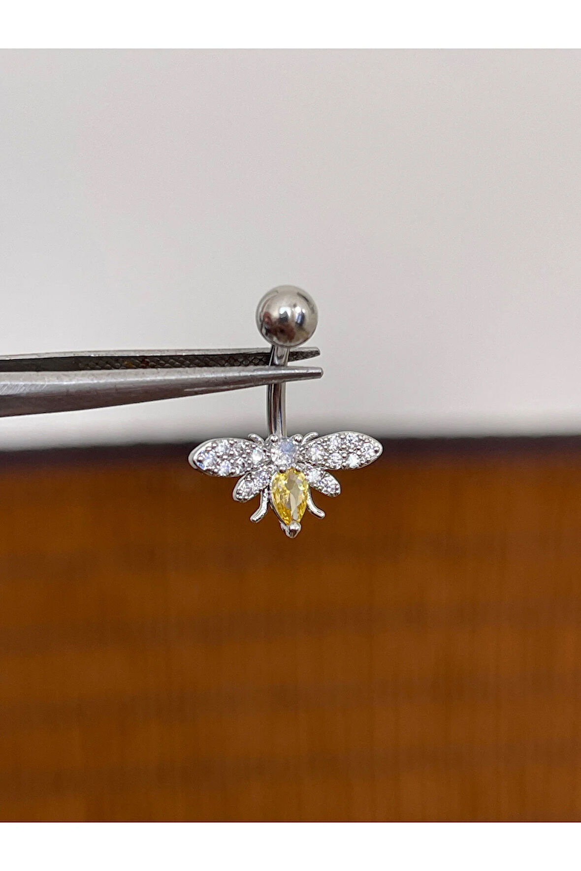 316 L Cerrahi Çelik Anti Alerjik 10 mm Baget Taşlı Arı Model Göbek Piercingi