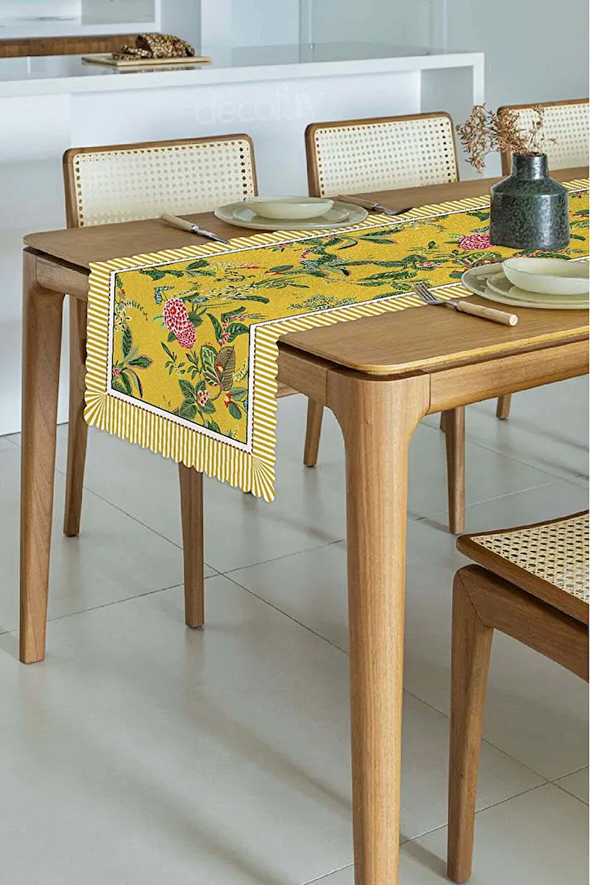 Sarı Zemin Botanik Çiçekler Tasarımlı Lazer Kesim Runner 48x135cm