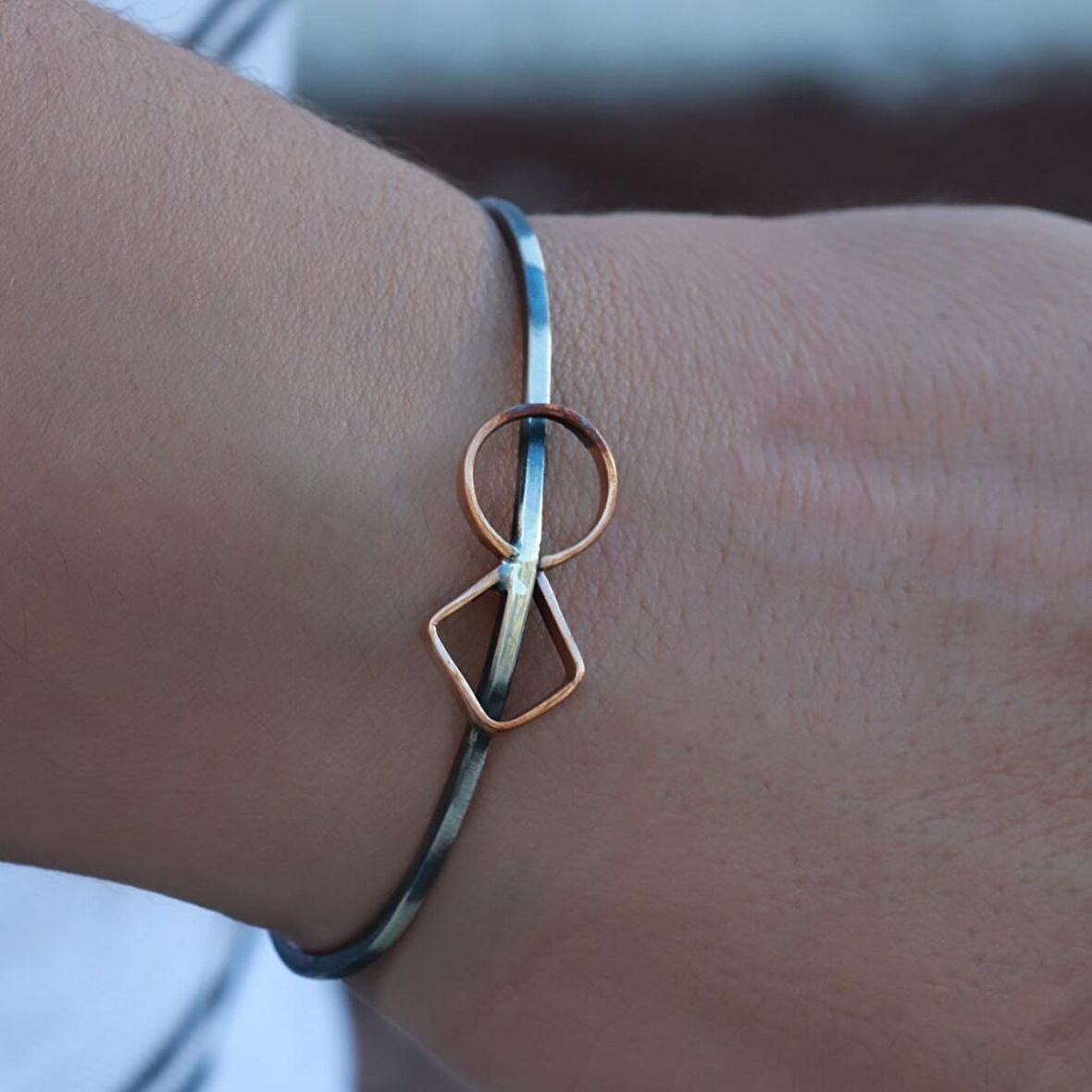 Geometrik Motif Rose Gold Çizgili Otantik Gümüş Kelepçe