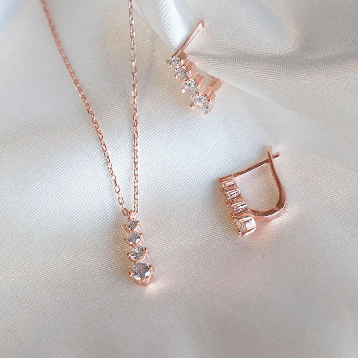 3 Taşlı Rose Gold Kaplama Gümüş Takım