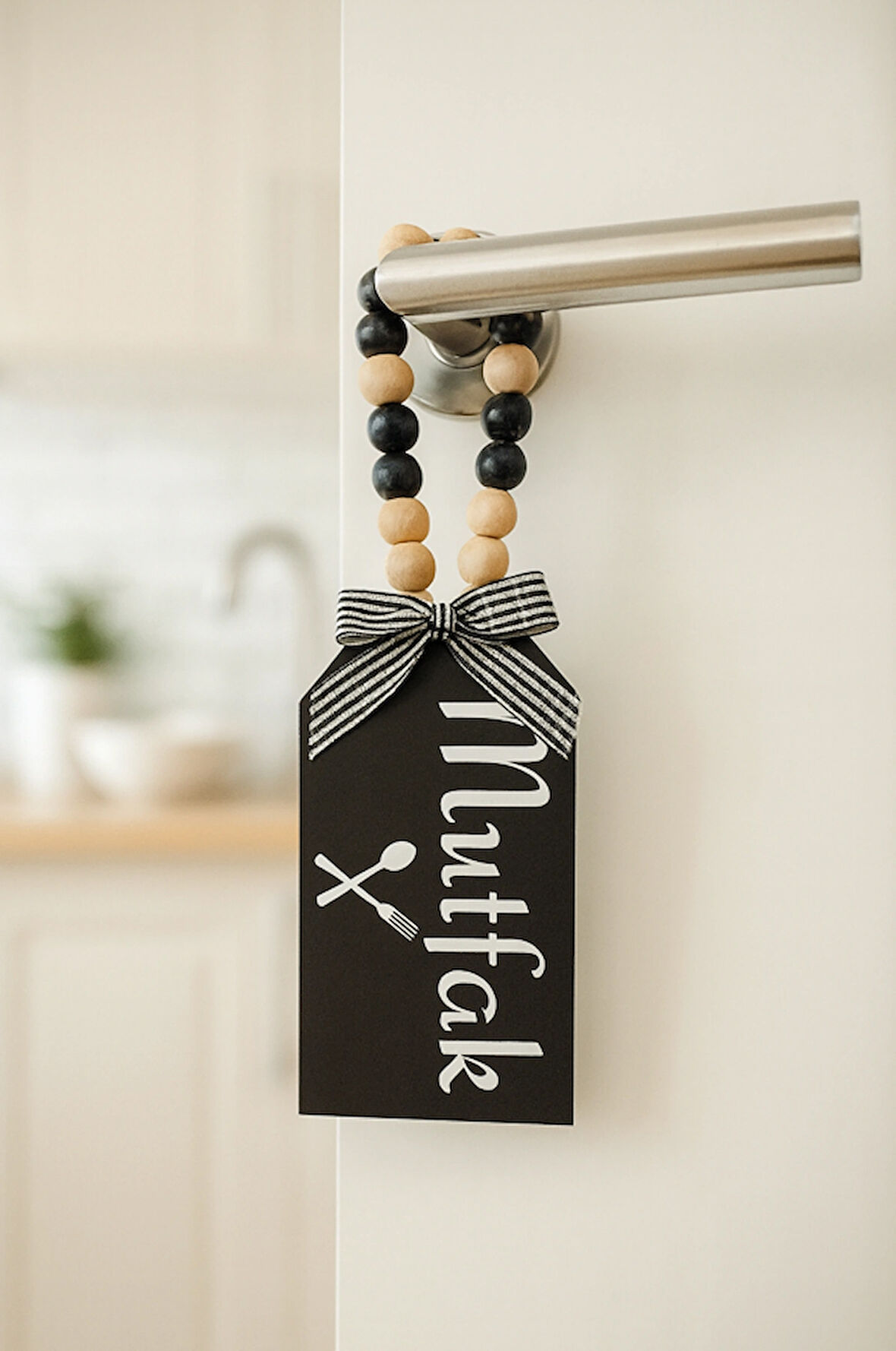Dekoratif Ahşap Boncuklu "MUTFAK" Yazılı Tuvalet Banyo Kapı Kolu Aksesuarı Ahşap Hediyelik Süs