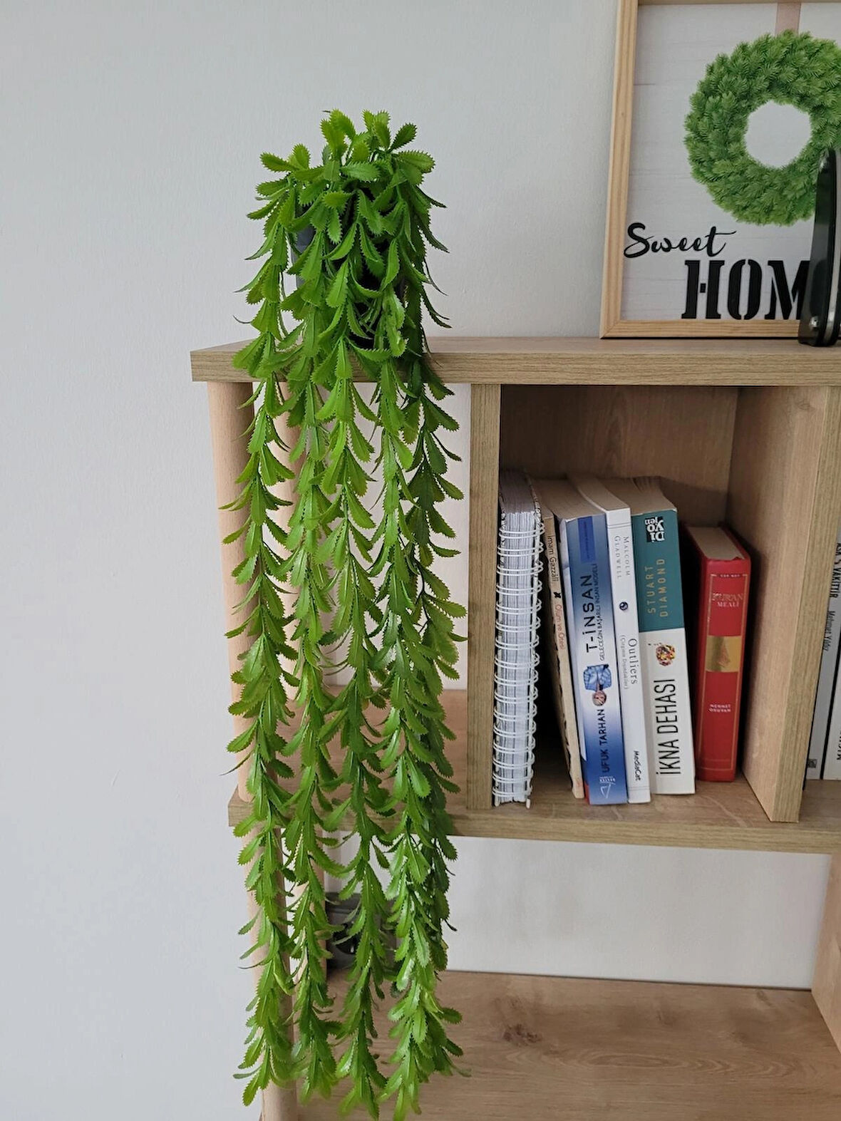 Elmas Saksılı 5 Dallı Yoğun Yapraklı Yapay Bitki Çiçek Sarkıt Dekor (90 Cm)