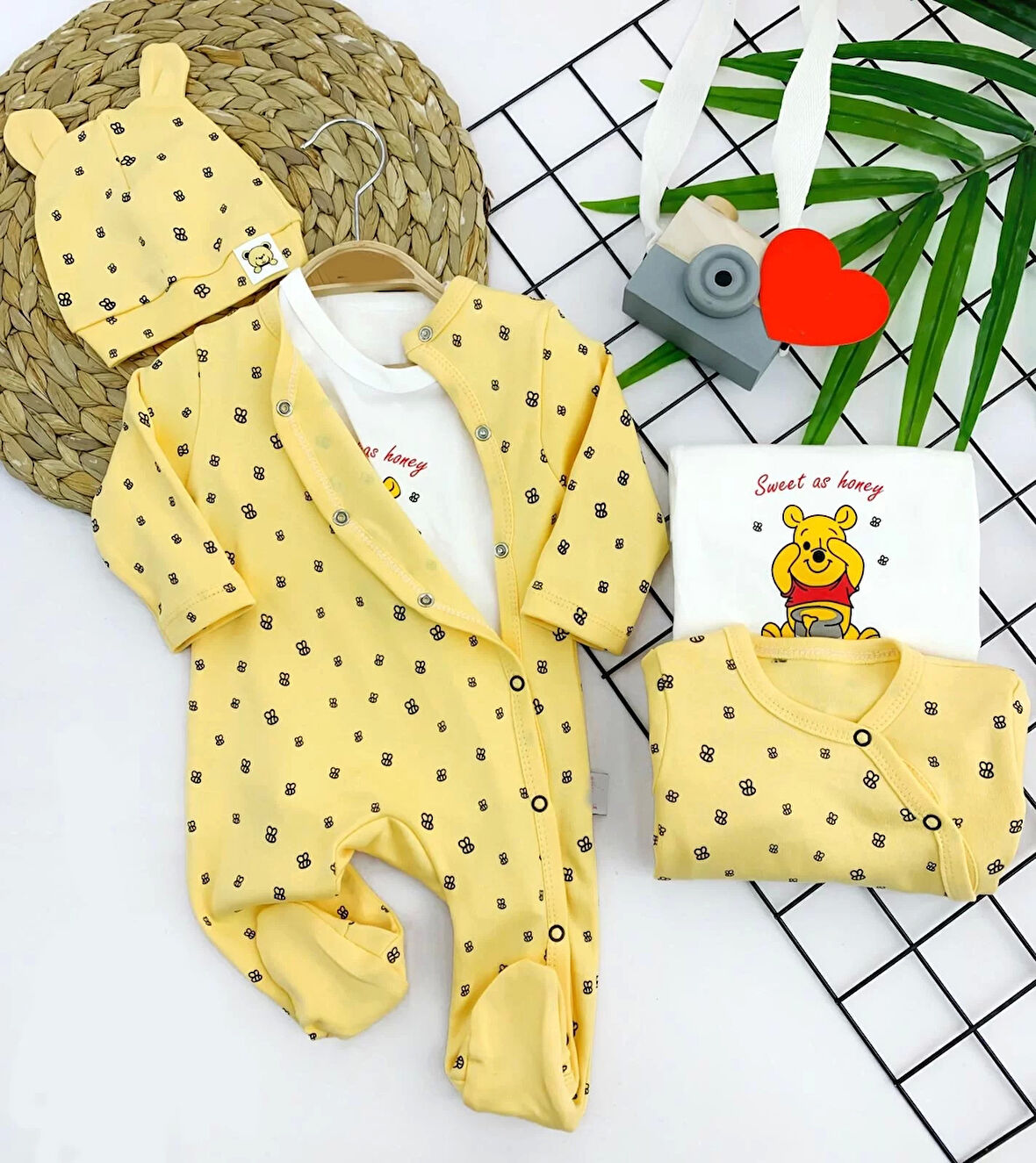 3-6-9-12 Ay Pooh Desenli Şapkalı Sweatli 3lü Kız Erkek Bebek Tulum Sarı