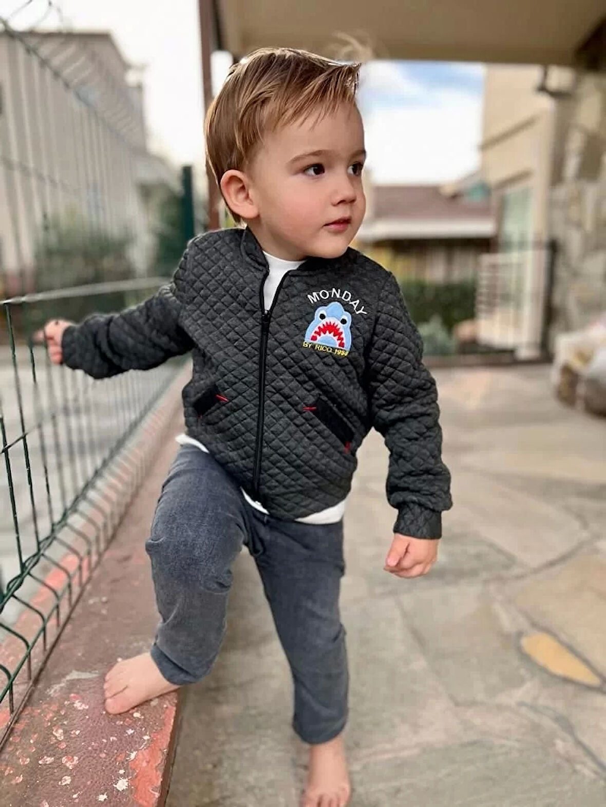 4-5-6 Yaş Kot Pantolonlu Pilot Mont Uzun Kollu Penye Sweat 3lü Erkek Çocuk Takımı Gri