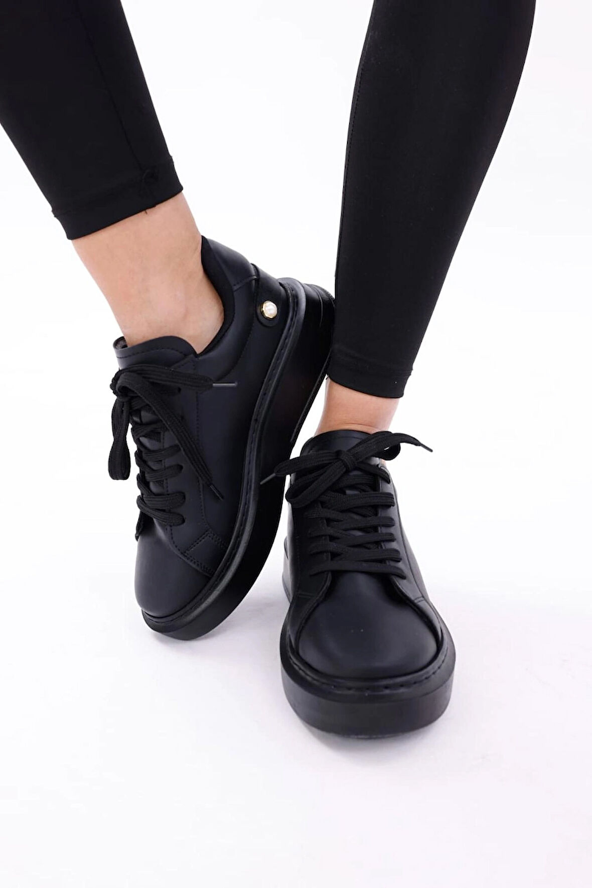 Kadın Bağcıklı Basic Sneaker Inci Detaylı Kalın Taban Spor Ayakkabı