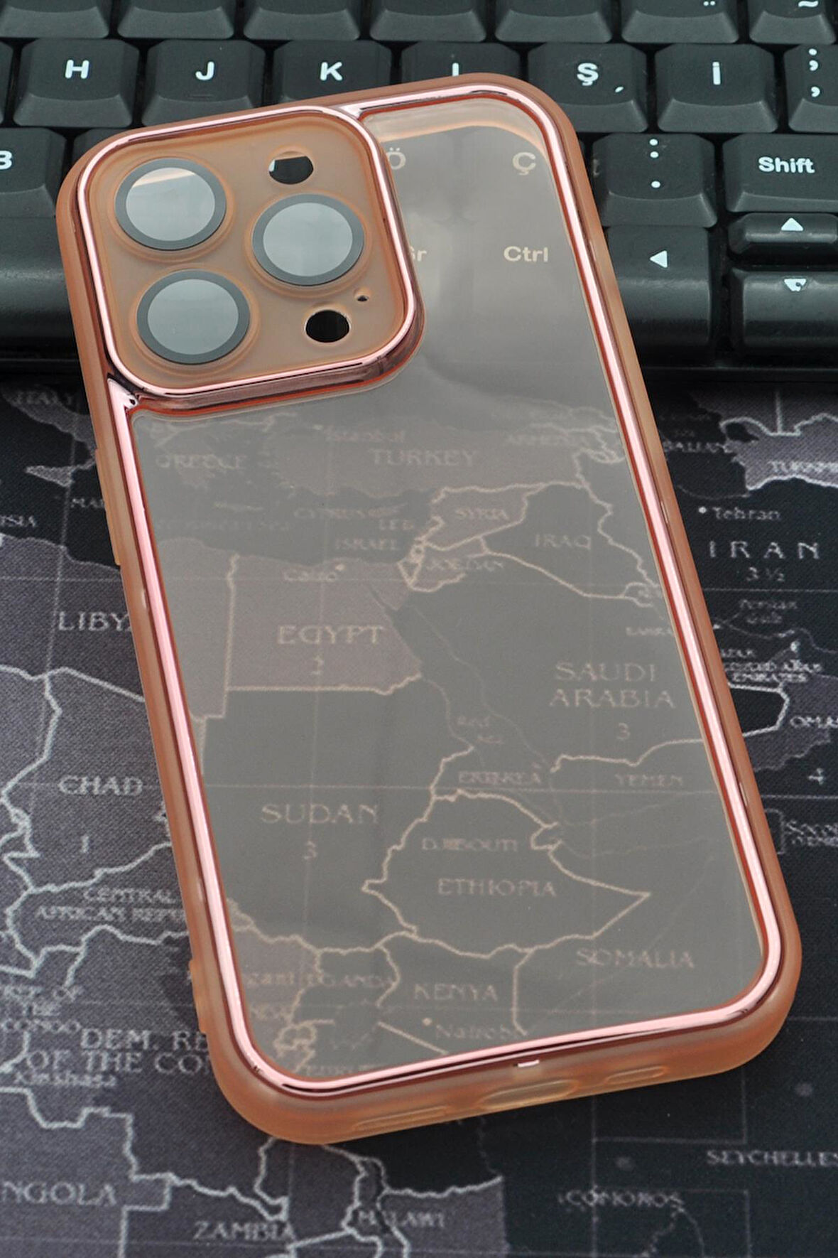 iPhone 13 Pro Uyumlu Pembe Kenarlı Renkli Yarı Şeffaf Kapak Kılıf Kamera Lens Korumalı