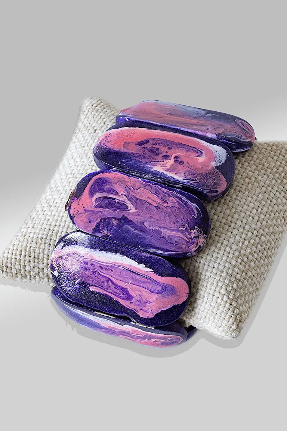 Ebruli Mor Afrika Sandal Ağacı Rolex Model Bileklik