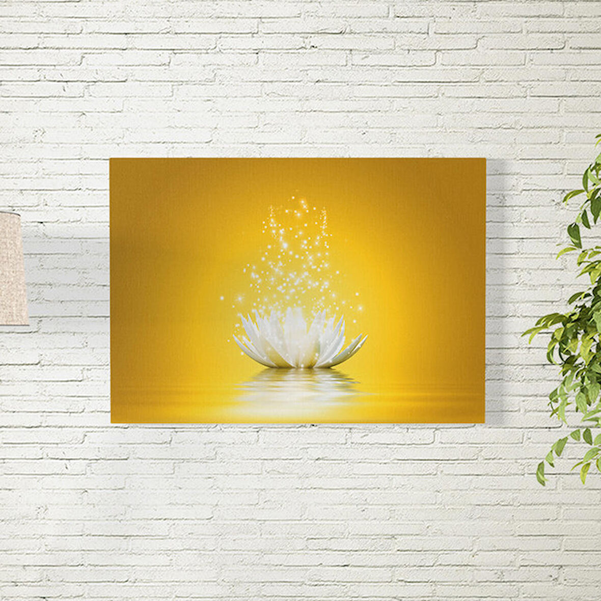 Sarı Arkaplanlı Lotus Çiçeği Poster 35X50 CM