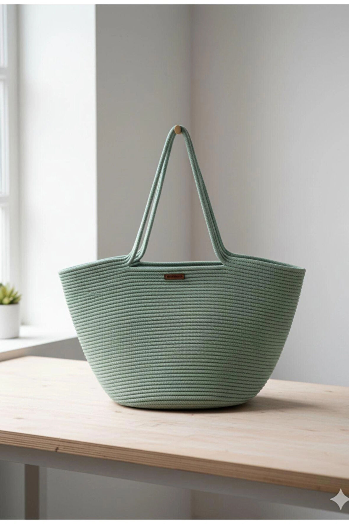 El İşçiliği Zigzag Tekniği ile Dikilen Şık Tasarım Çanta