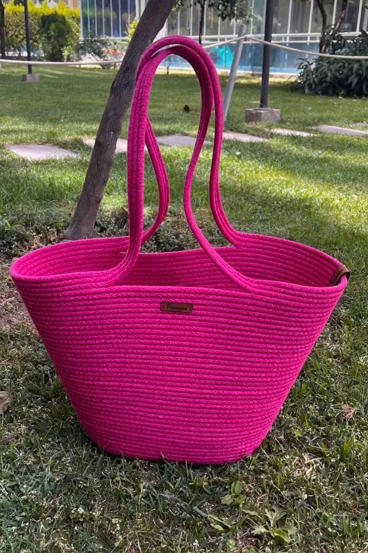 El İşçiliği Zigzag Tekniği ile Dikilen Şık Tasarım Çanta