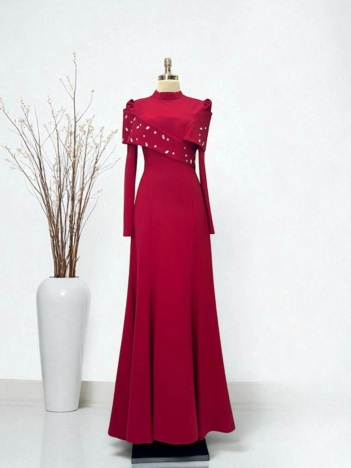  KREP YAKA TAŞ İŞLEMELİ KUYRUKLU ABİYE