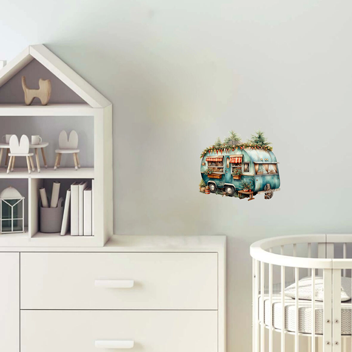 Kırmızı Tavanlı Çam Ağaçlı Karavan Stickerı