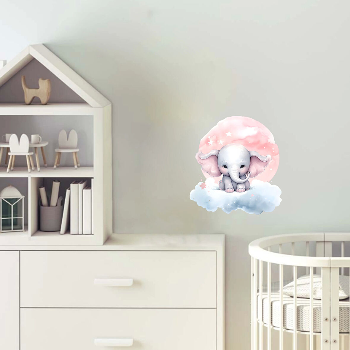 Pembe Ay ve Yıldızlı Bulut Üzerinde Oturan Sevimli Fil Duvar Çıkartması