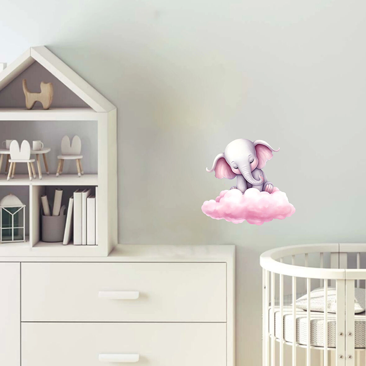 Pembe Bulut Üzerinde Uyuyan Sevimli Fil Duvar Çıkartması