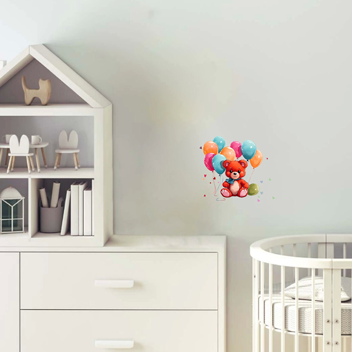 Renkli Balonlu Kırmızı Ayıcık Duvar Stickerı