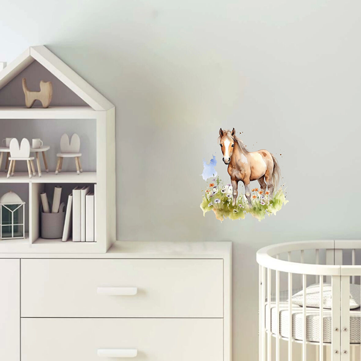 Çiçekler Arasında Kahverengi At Yavrusu Duvar Stickerı