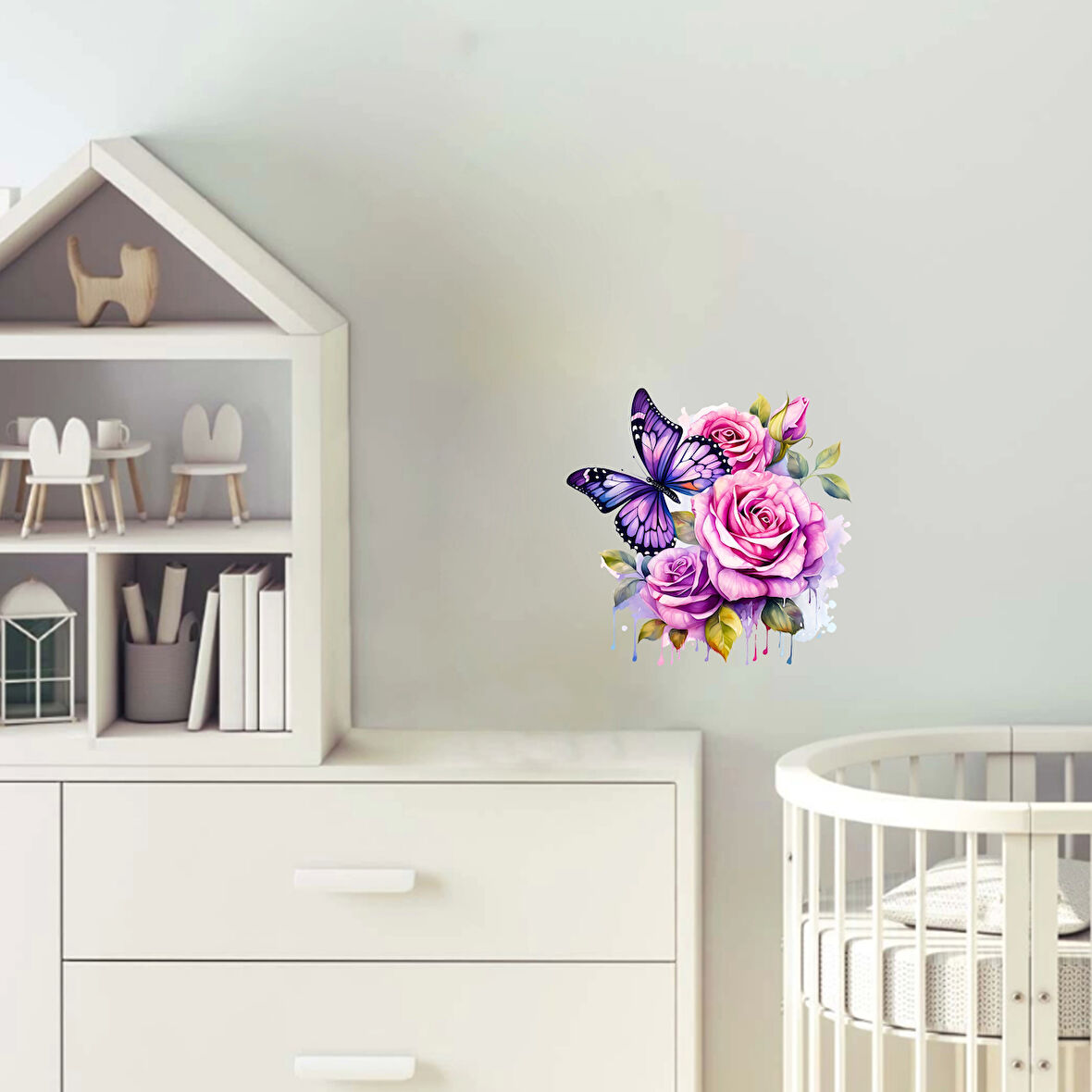 Çiçekler Arasında Mavi Kelebek Duvar Stickerı