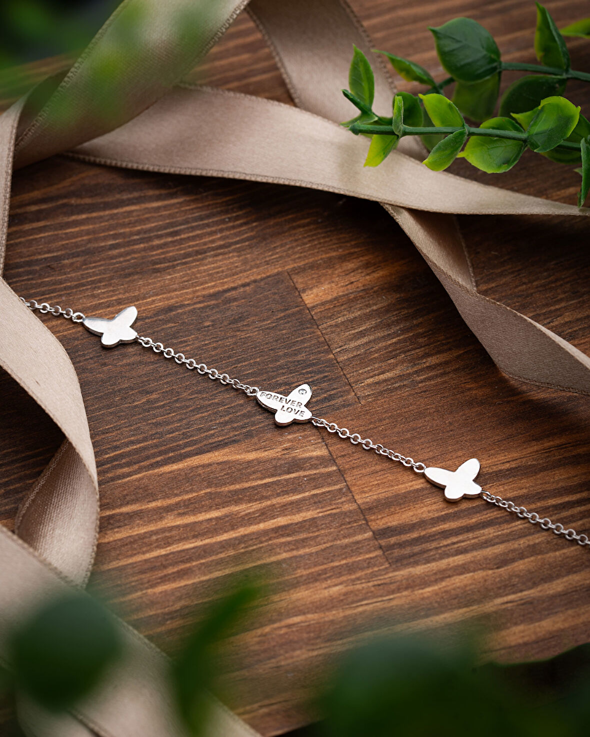 925 Ayar Rodyum Sıralı Üçlü Kelebek Gümüş Kadın Bileklik