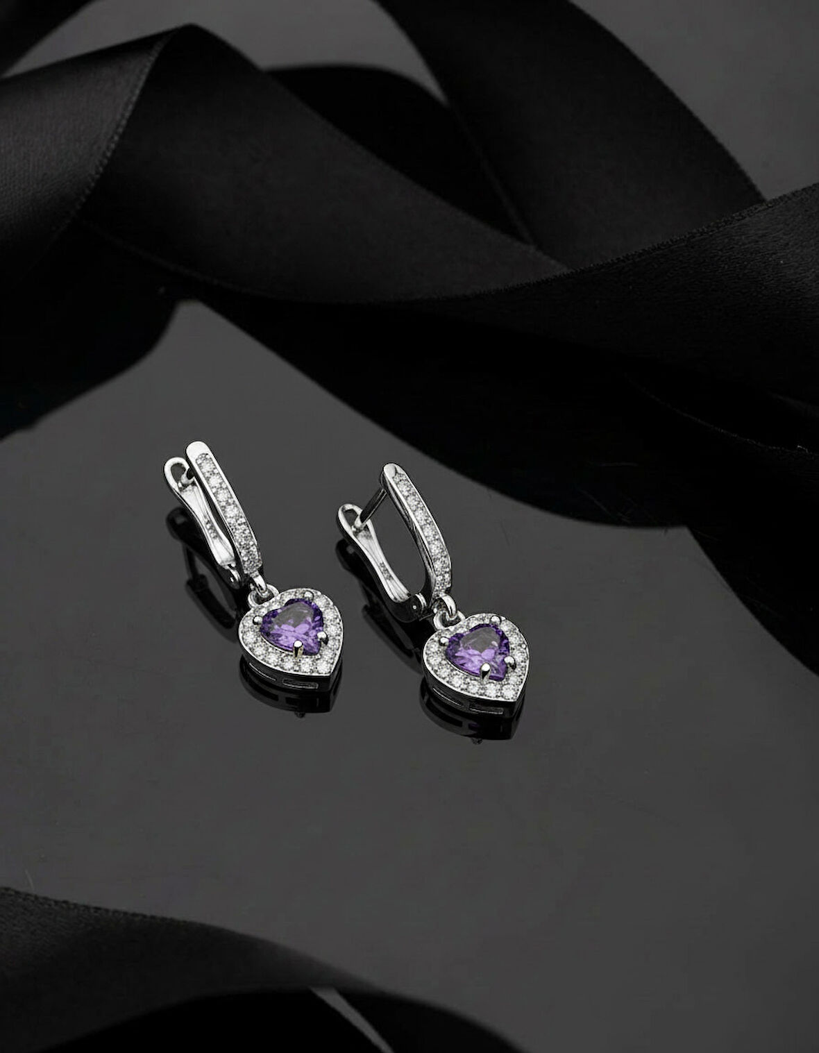 925 Ayar Ametist Taşlı Rodyum Pırlanta Işıltılı Sallantılı Kalp Gümüş Küpe