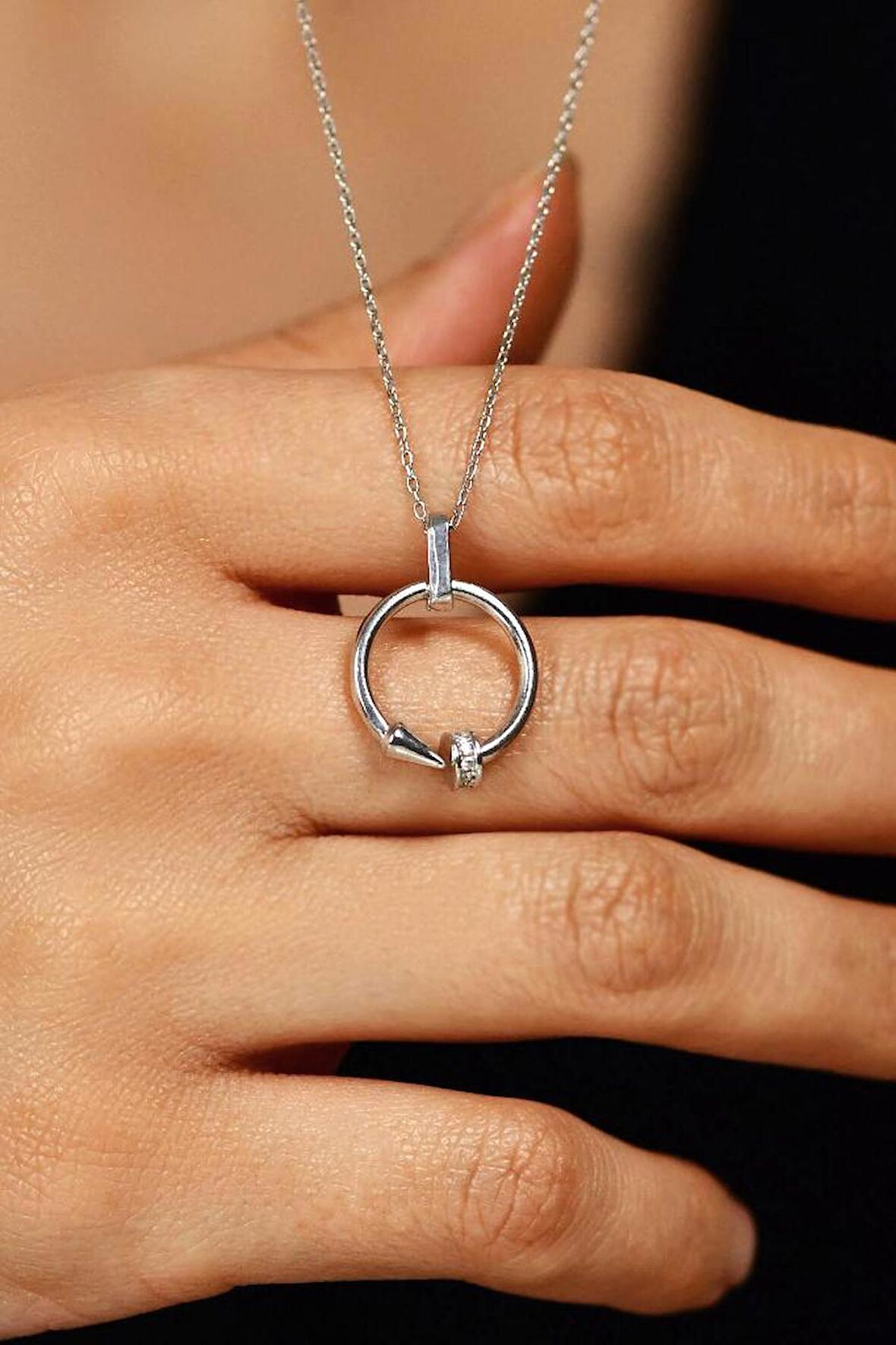 Zirkon Taşlı Rodyum Cartier Model Çivi Gümüş Kolye