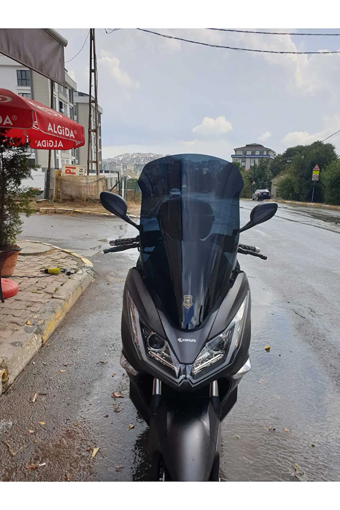 Kanuni Reha 250 Siperlik Ön Cam 2022 2024 Model 72cm Siyah Renkli 4mm UZUN CAM