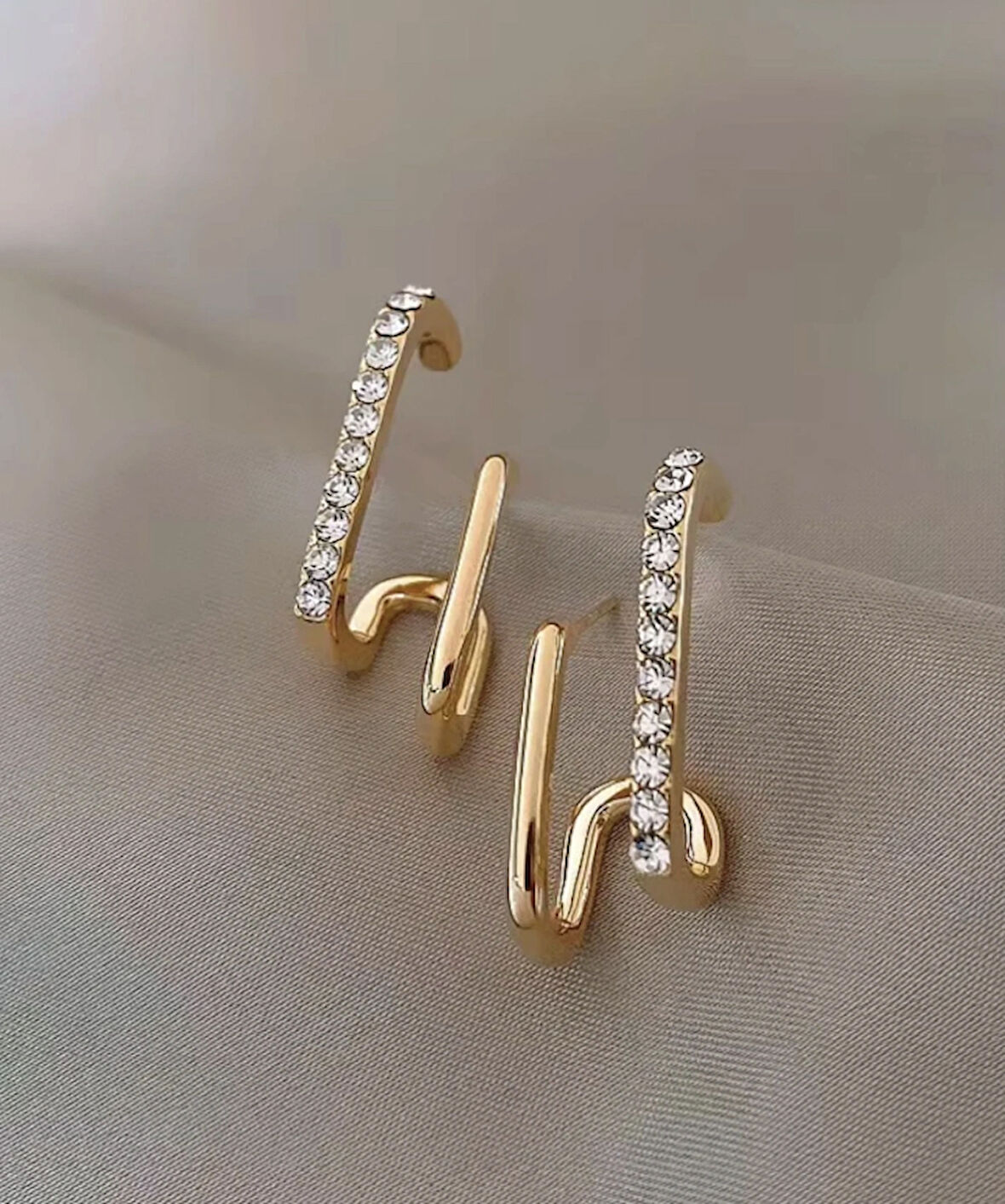 Zarif Kıvrımlı Küpe