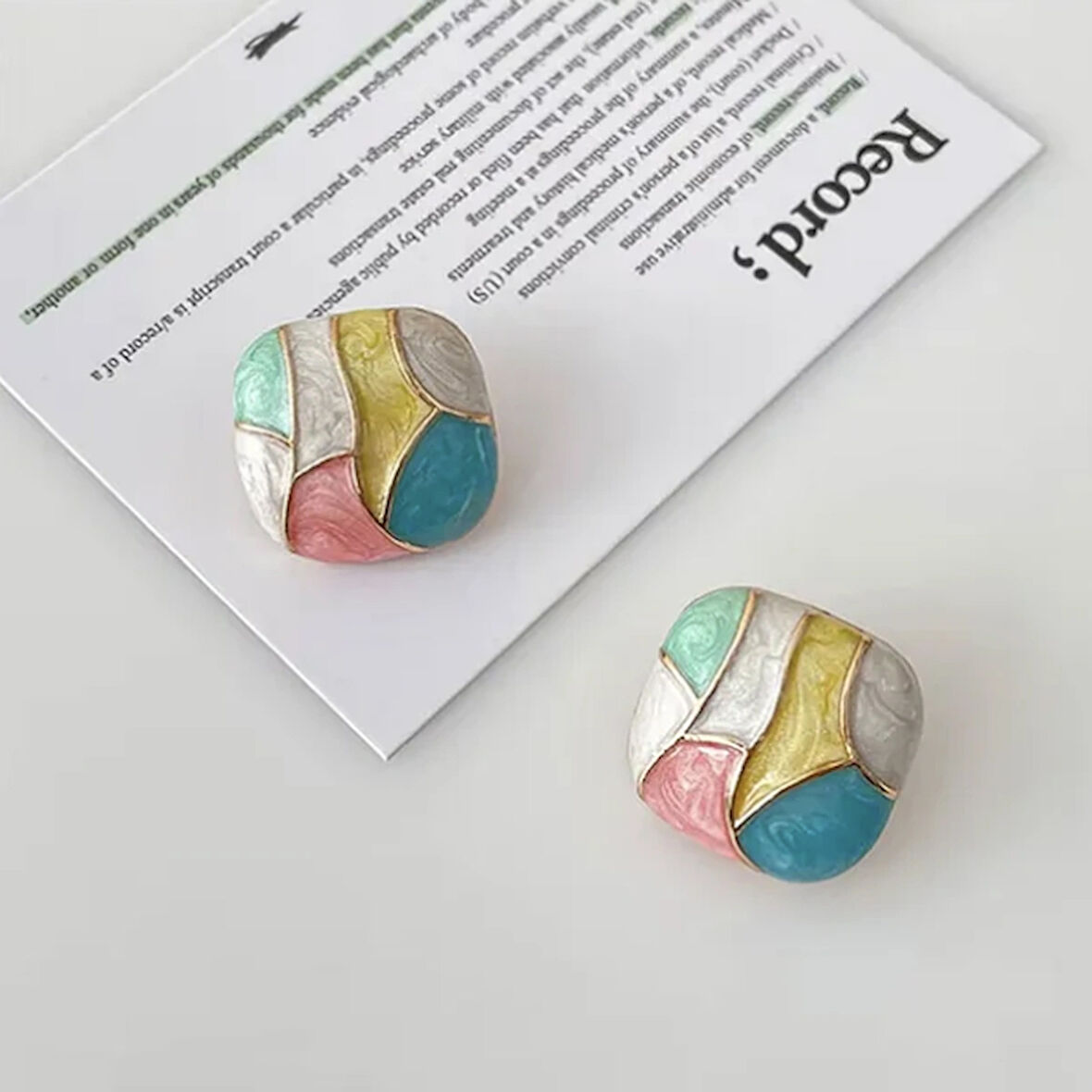 Karışık Renkli Geometrik Kübik Küpe