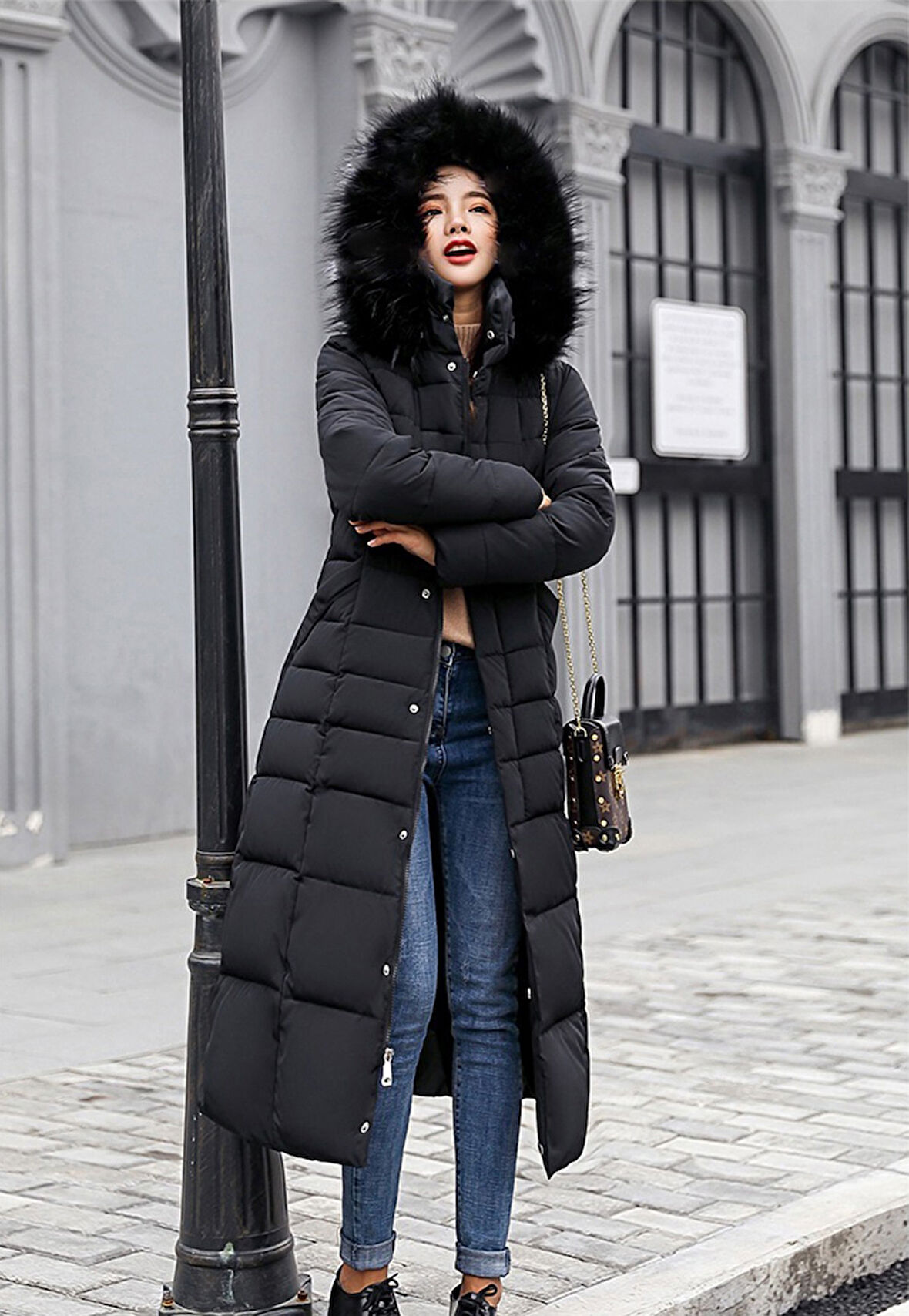 Kışlık Tam Boy Kürklü Kapüşonlu Kadın Şişme Mont