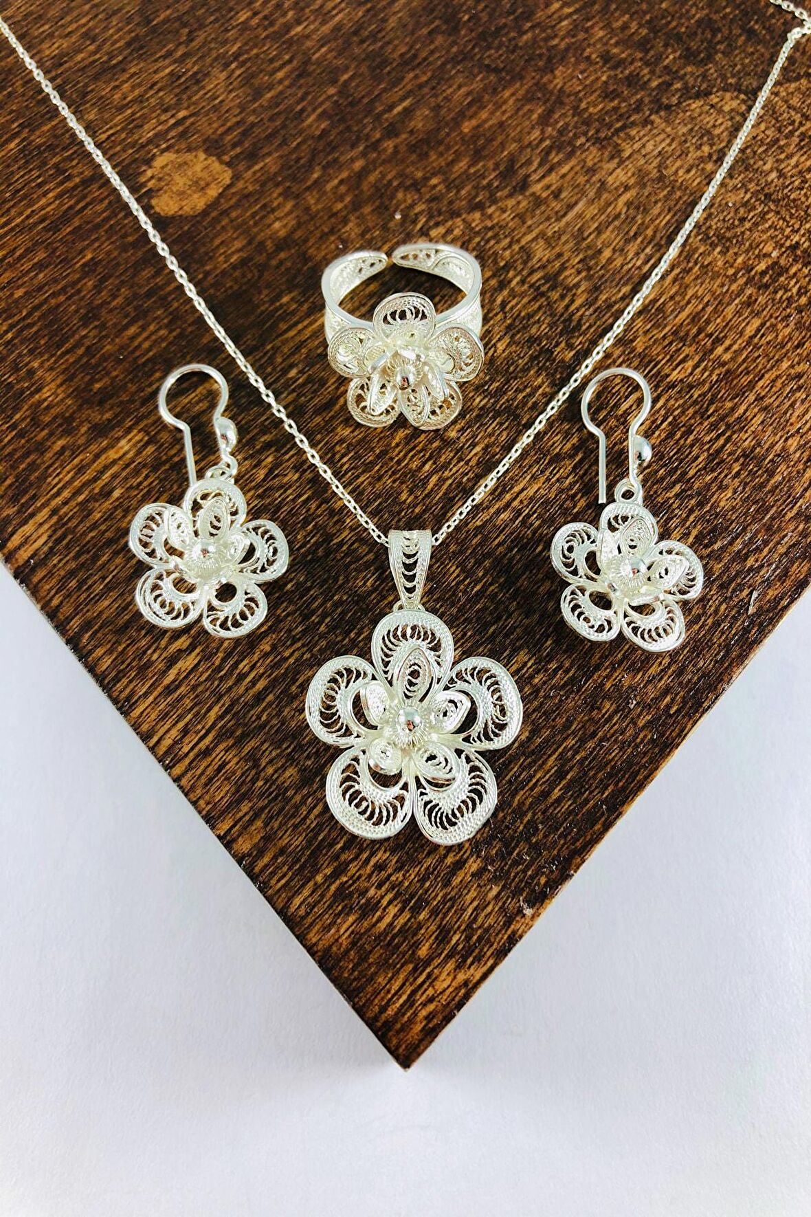 El Işi Çiçek Motifli Telkari Üçlü Set