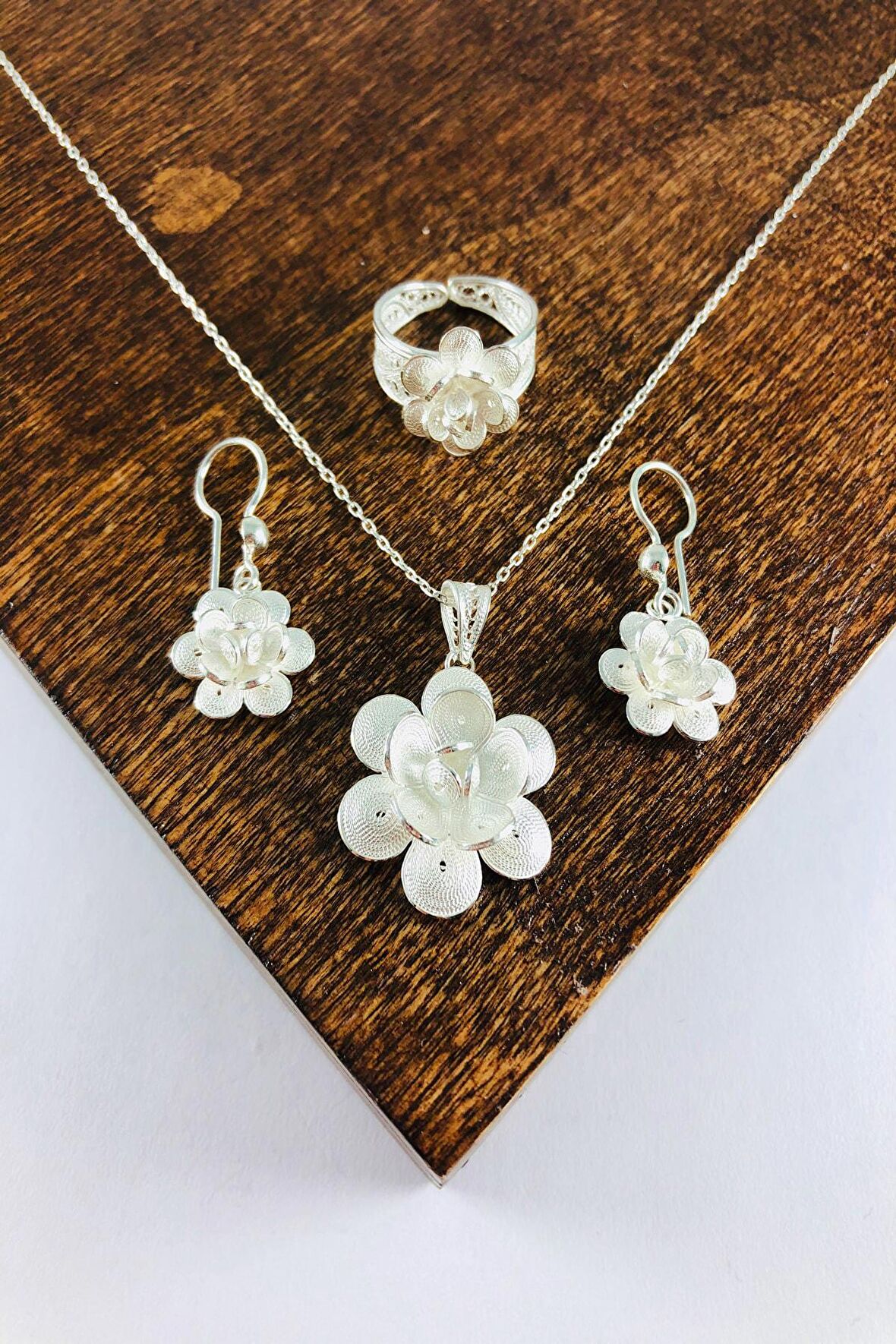 El Işi Çiçek Motifli Telkari Üçlü Set