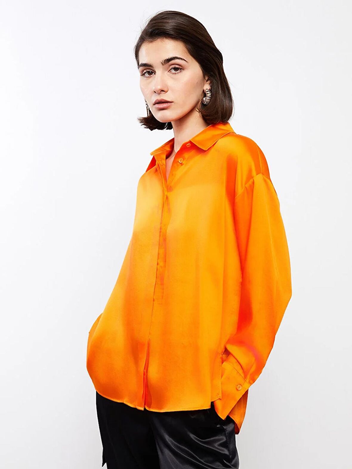 Düz Uzun Kollu Oversize Saten Kadın Gömlek