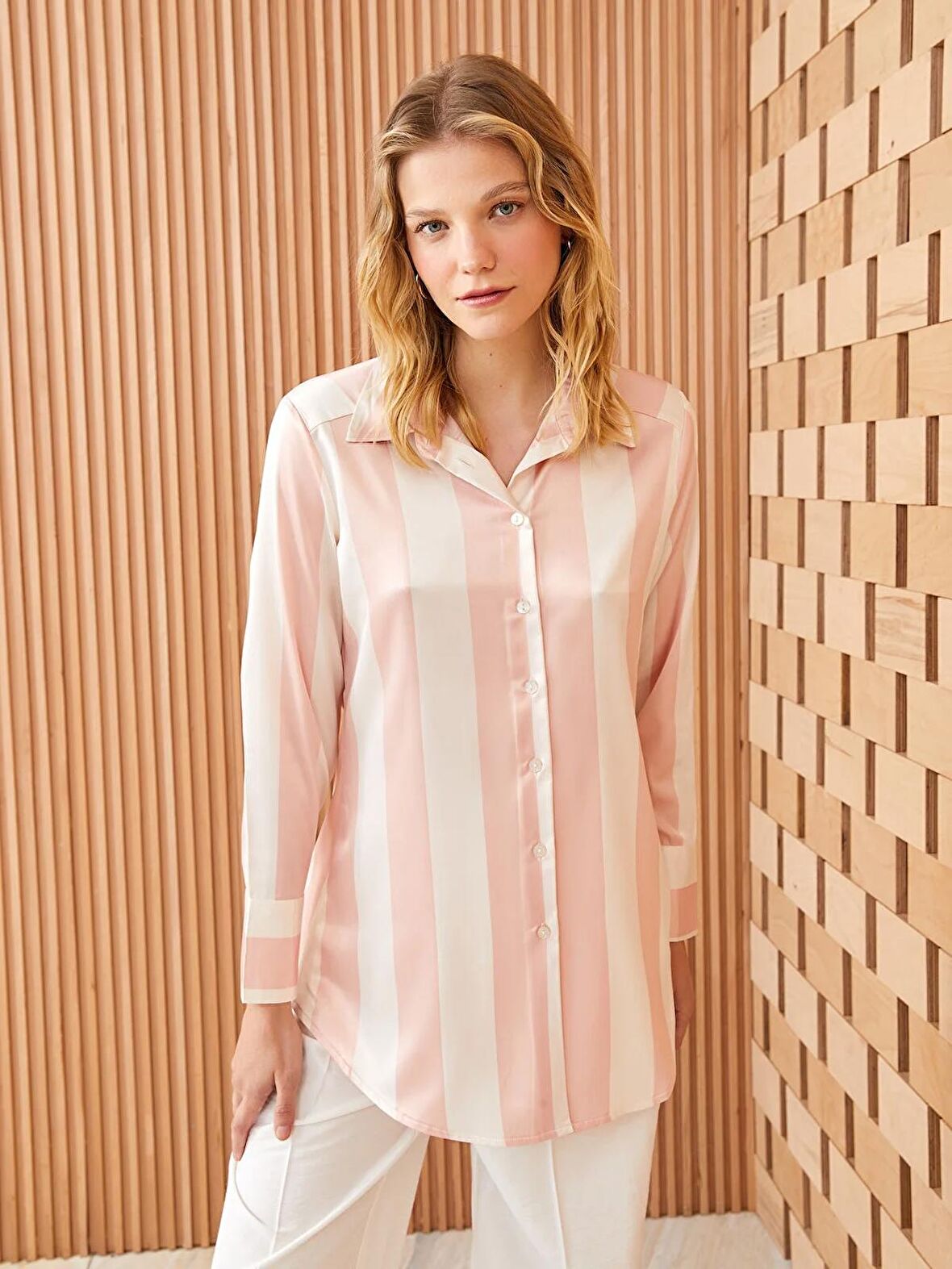 Renk Bloklu Uzun Kollu Saten Kadın Gömlek